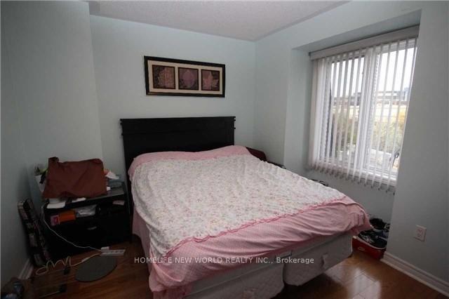 Photo 2 of 76 Pond Drive, Markham, Commerce Valley — HOMEH