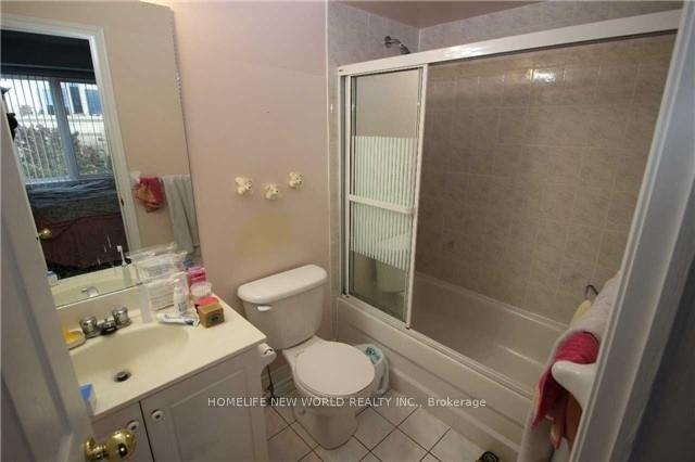 Photo 3 of 76 Pond Drive, Markham, Commerce Valley — HOMEH