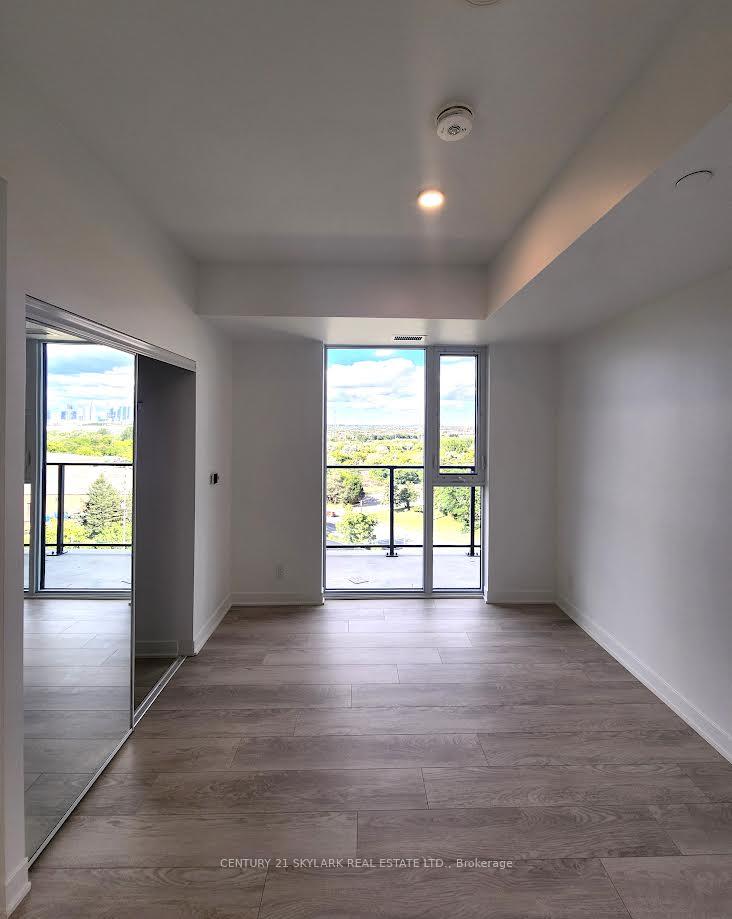 Photo 4 of Unit 909, 10 Flavelle Trail, Vaughan, Steeles West Industrial — HOMEH