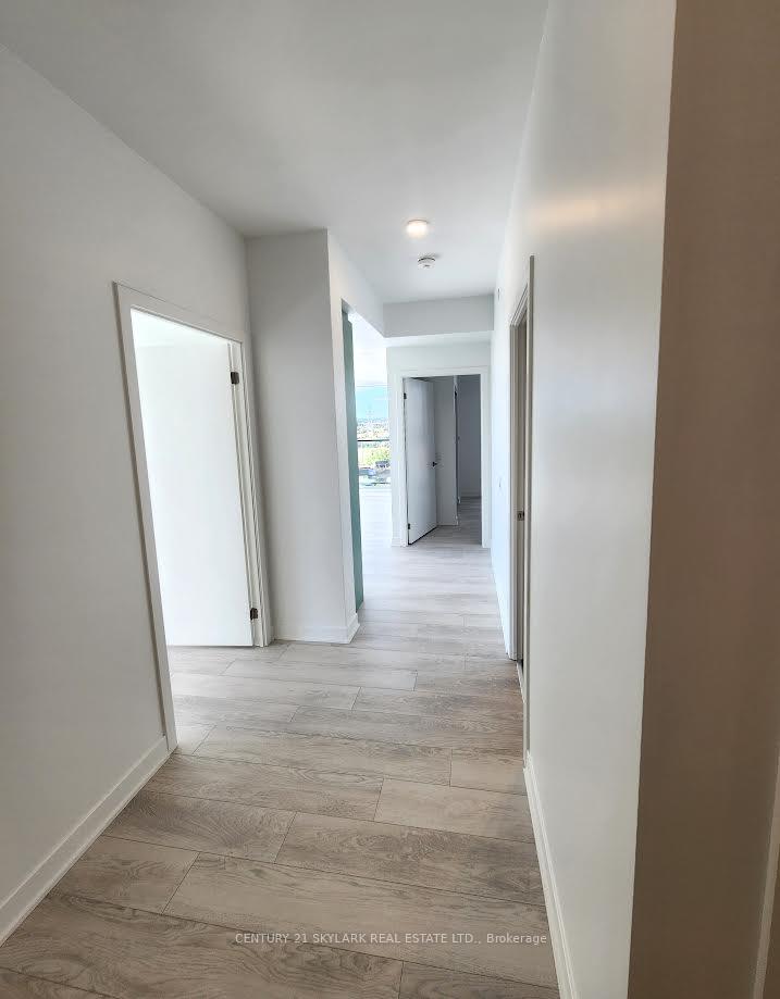 Photo 6 of Unit 909, 10 Flavelle Trail, Vaughan, Steeles West Industrial — HOMEH