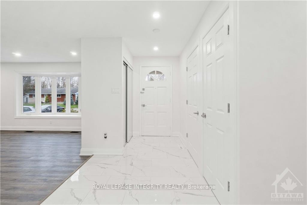 Photo 3 of Unit A, 25 Newhaven Street, Ottawa, Manordale — HOMEH