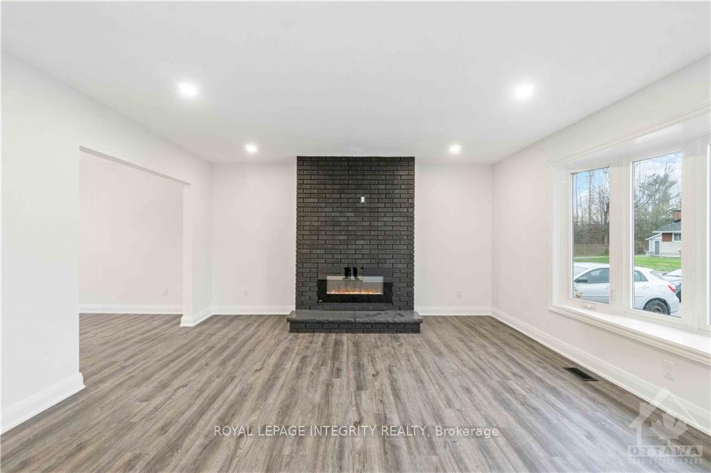 Photo 6 of Unit A, 25 Newhaven Street, Ottawa, Manordale — HOMEH