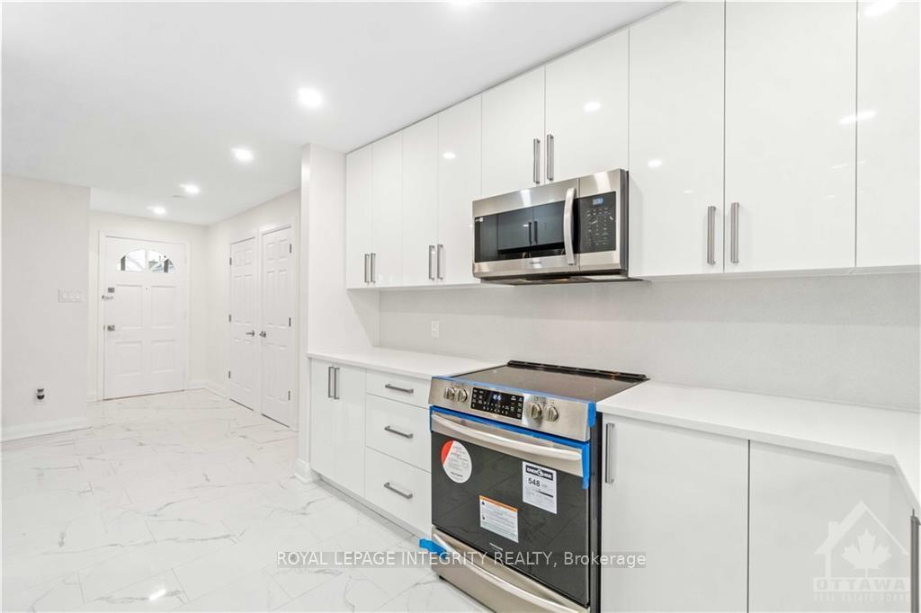 Photo 10 of Unit A, 25 Newhaven Street, Ottawa, Manordale — HOMEH