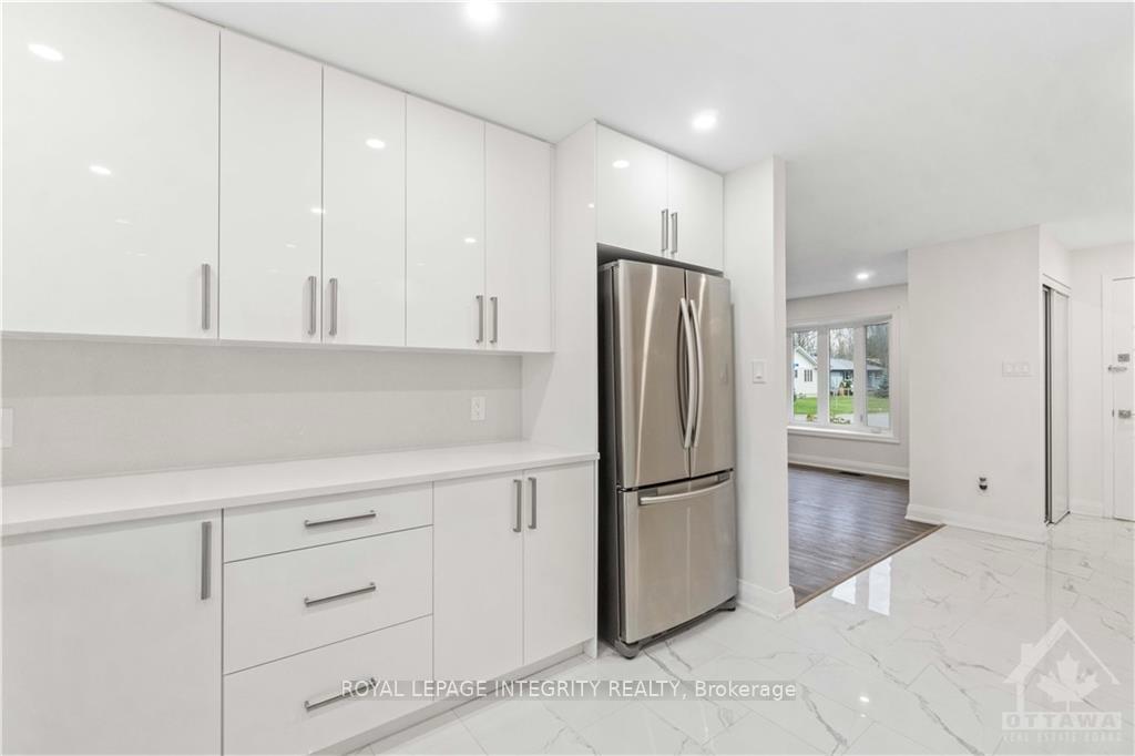 Photo 11 of Unit A, 25 Newhaven Street, Ottawa, Manordale — HOMEH