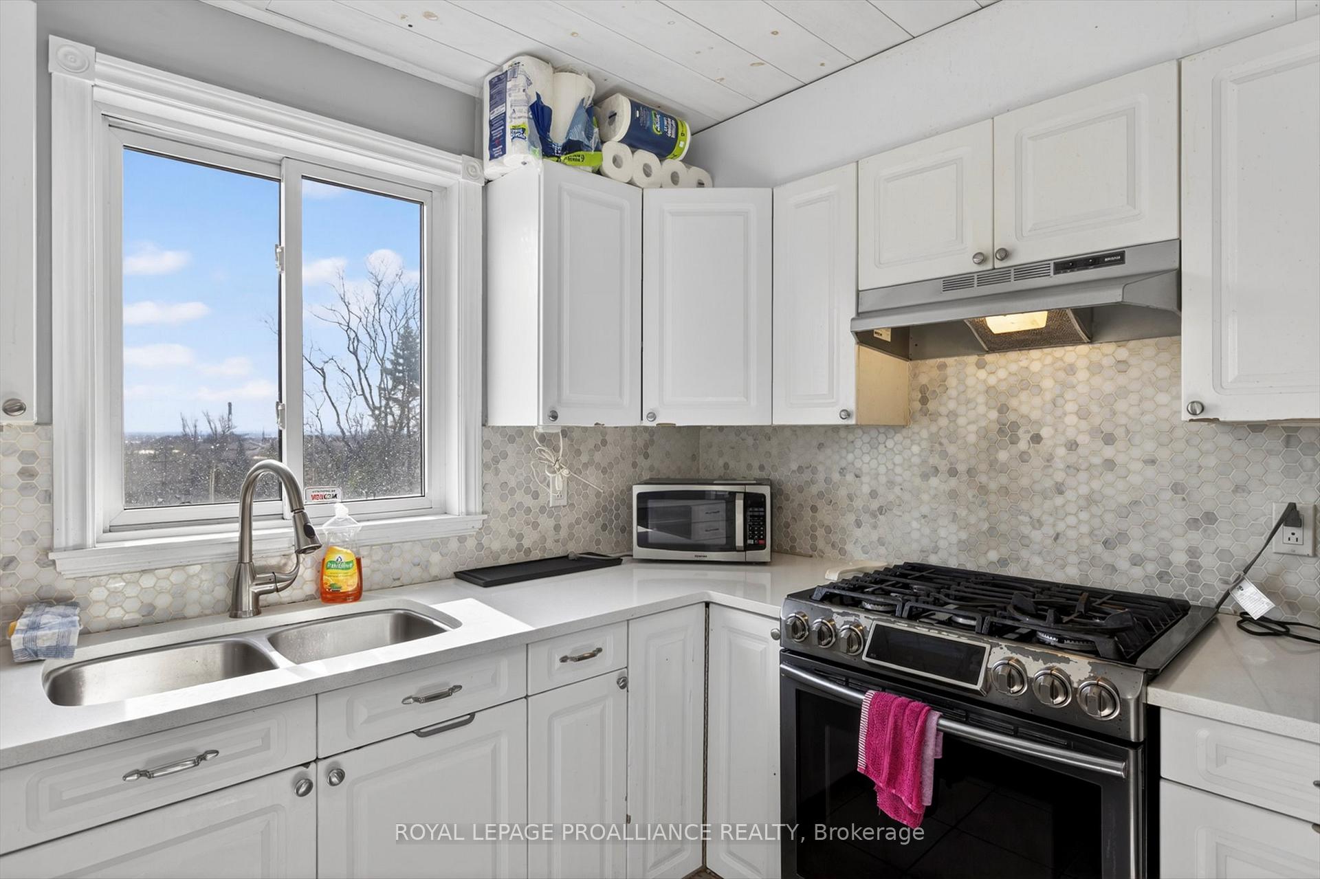 Photo 14 of 1539 Cherryhill Road, Peterborough, Monaghan Ward 2 — HOMEH