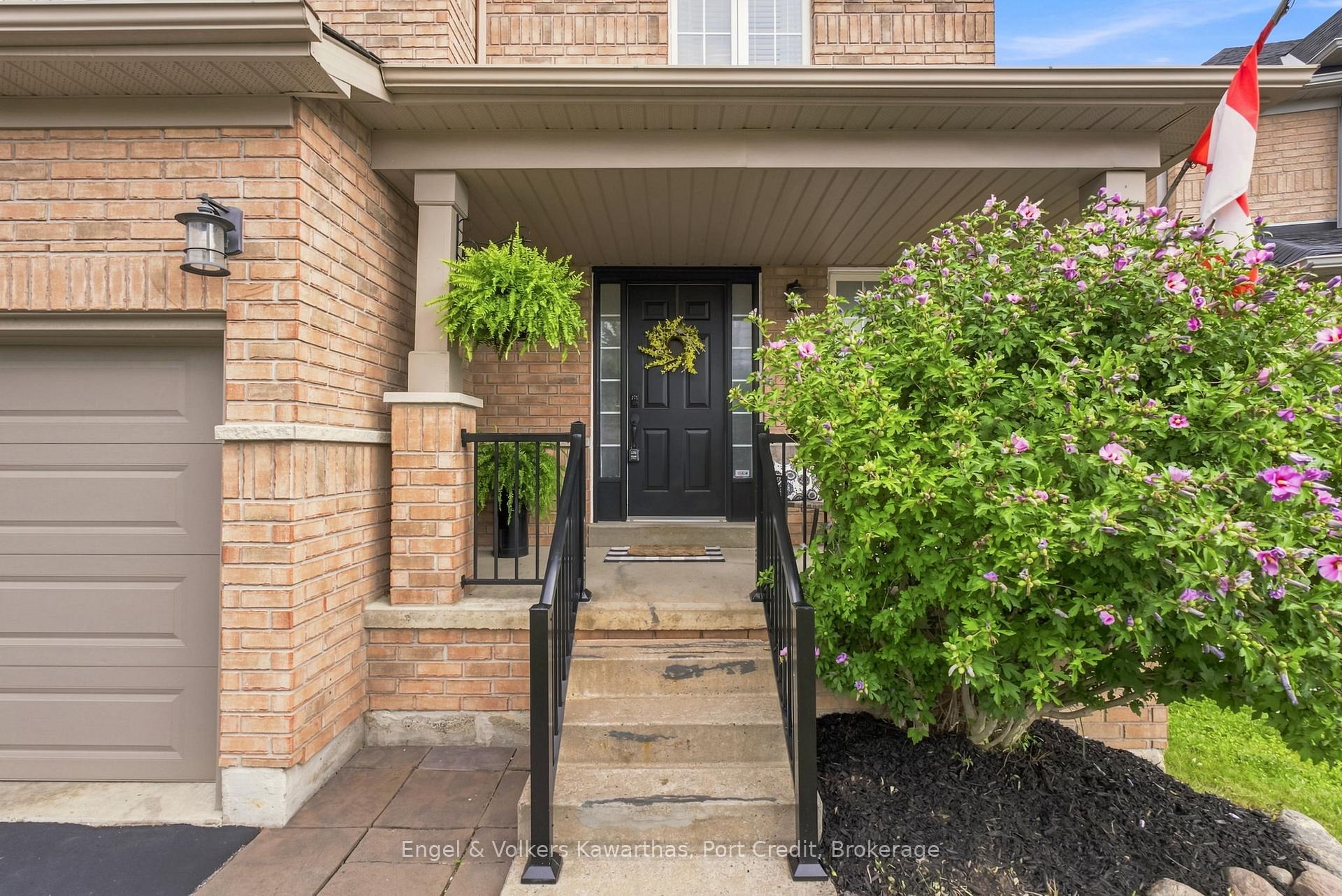 Photo 3 of 71 Beckett Crescent, Clarington, Courtice — HOMEH