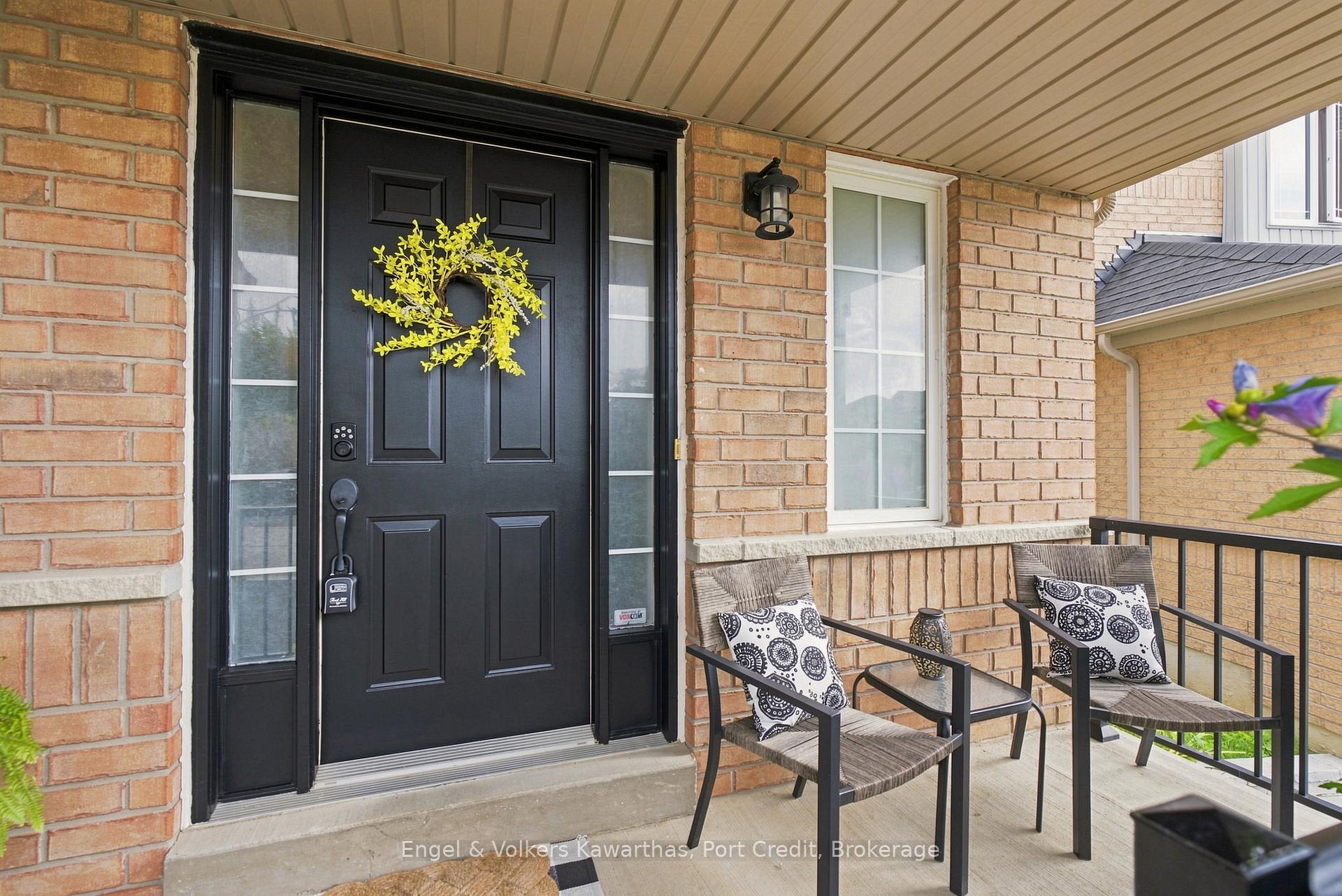 Photo 4 of 71 Beckett Crescent, Clarington, Courtice — HOMEH
