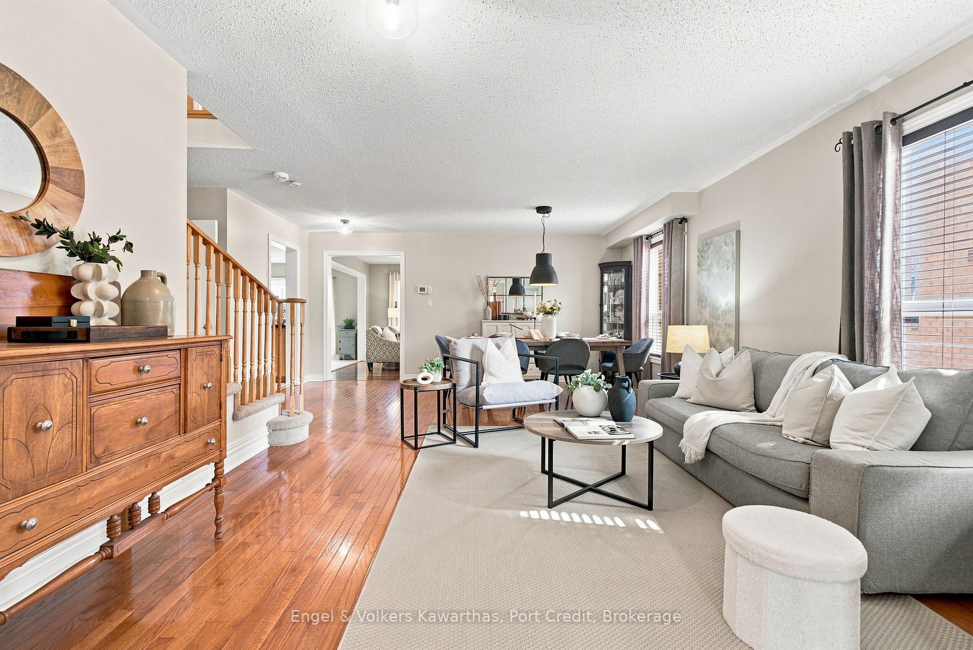 Photo 7 of 71 Beckett Crescent, Clarington, Courtice — HOMEH