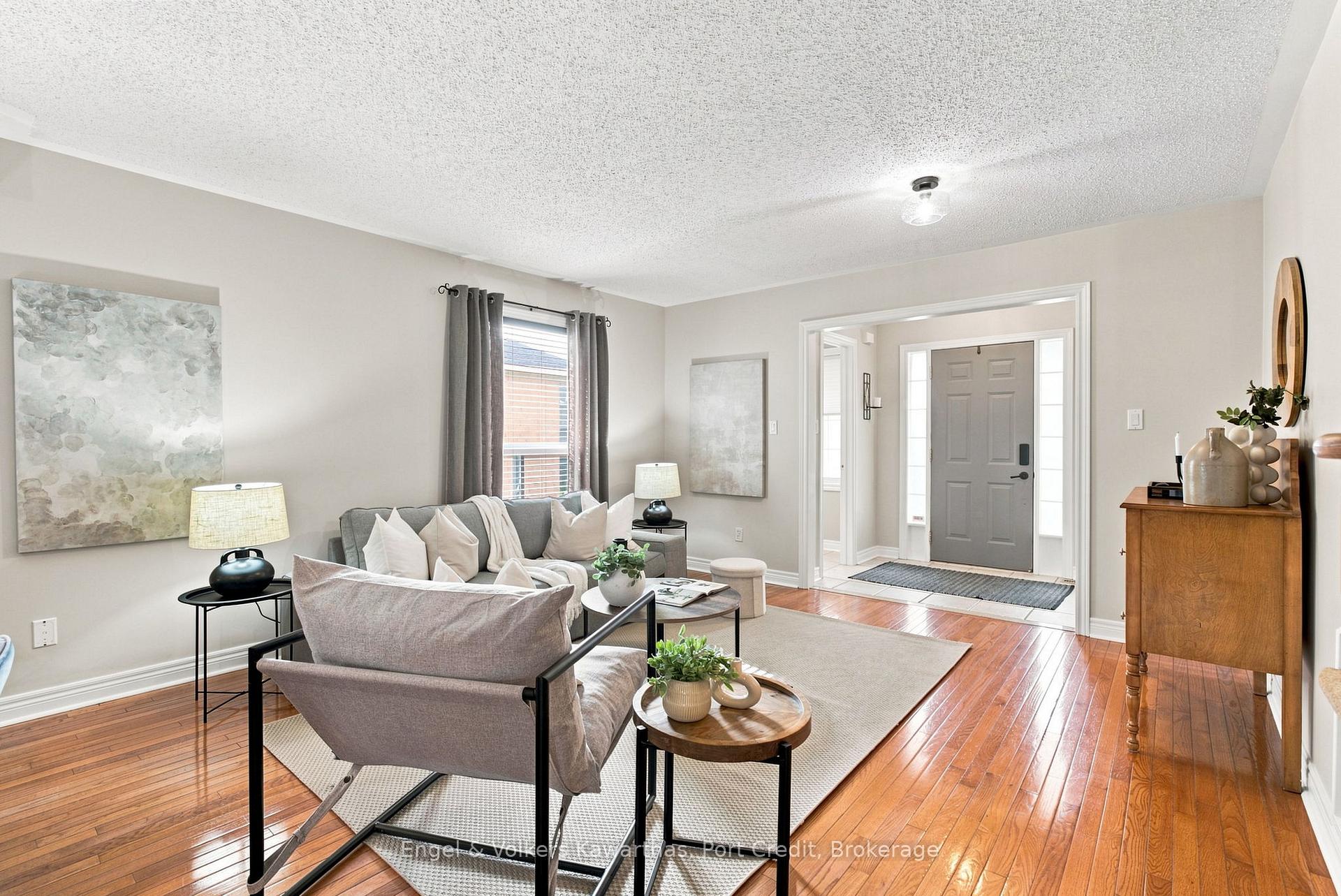 Photo 9 of 71 Beckett Crescent, Clarington, Courtice — HOMEH
