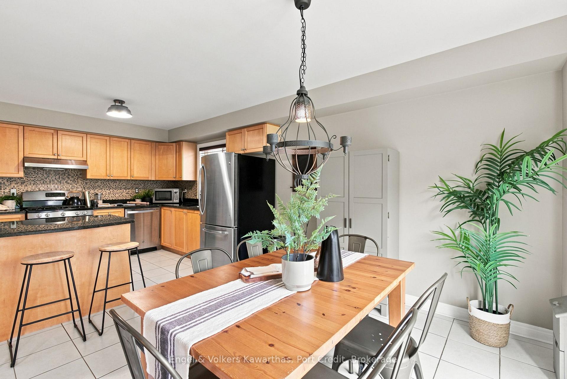 Photo 19 of 71 Beckett Crescent, Clarington, Courtice — HOMEH
