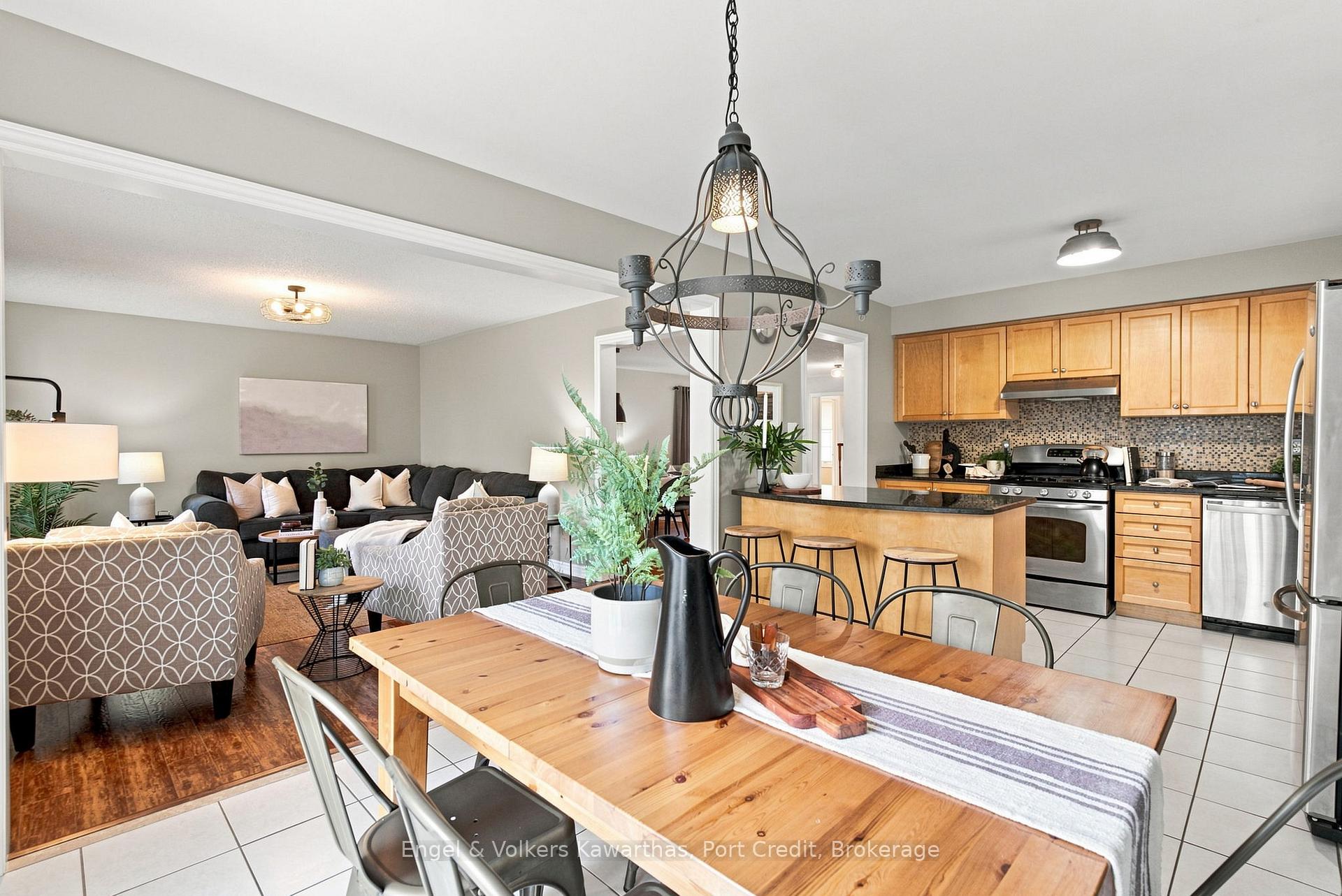 Photo 20 of 71 Beckett Crescent, Clarington, Courtice — HOMEH