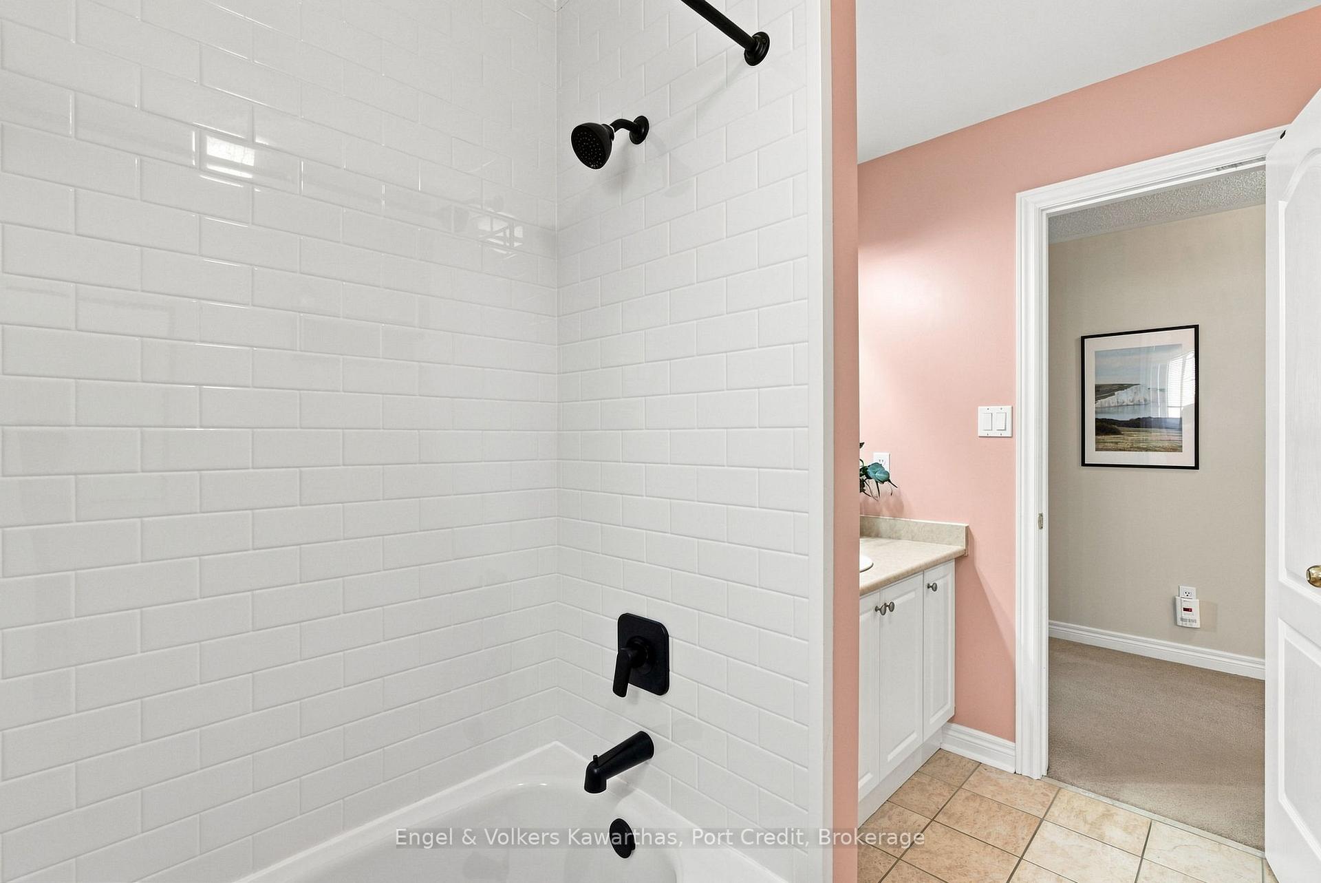 Photo 28 of 71 Beckett Crescent, Clarington, Courtice — HOMEH