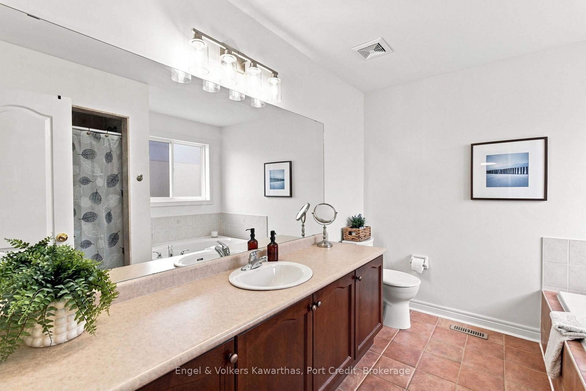 Photo 32 of 71 Beckett Crescent, Clarington, Courtice — HOMEH