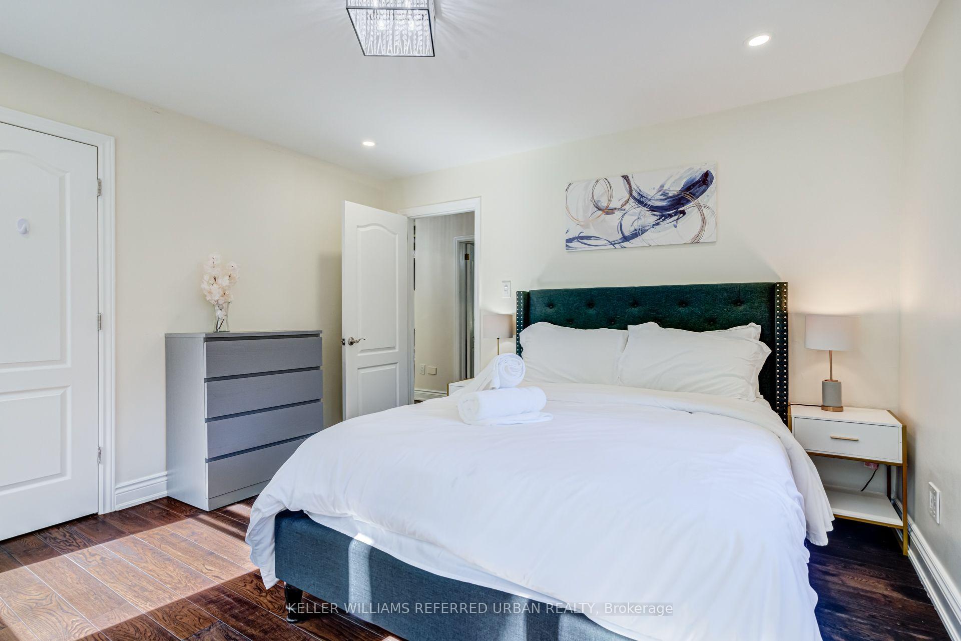 Photo 12 of 876 Parkland Avenue, Mississauga, Clarkson — HOMEH