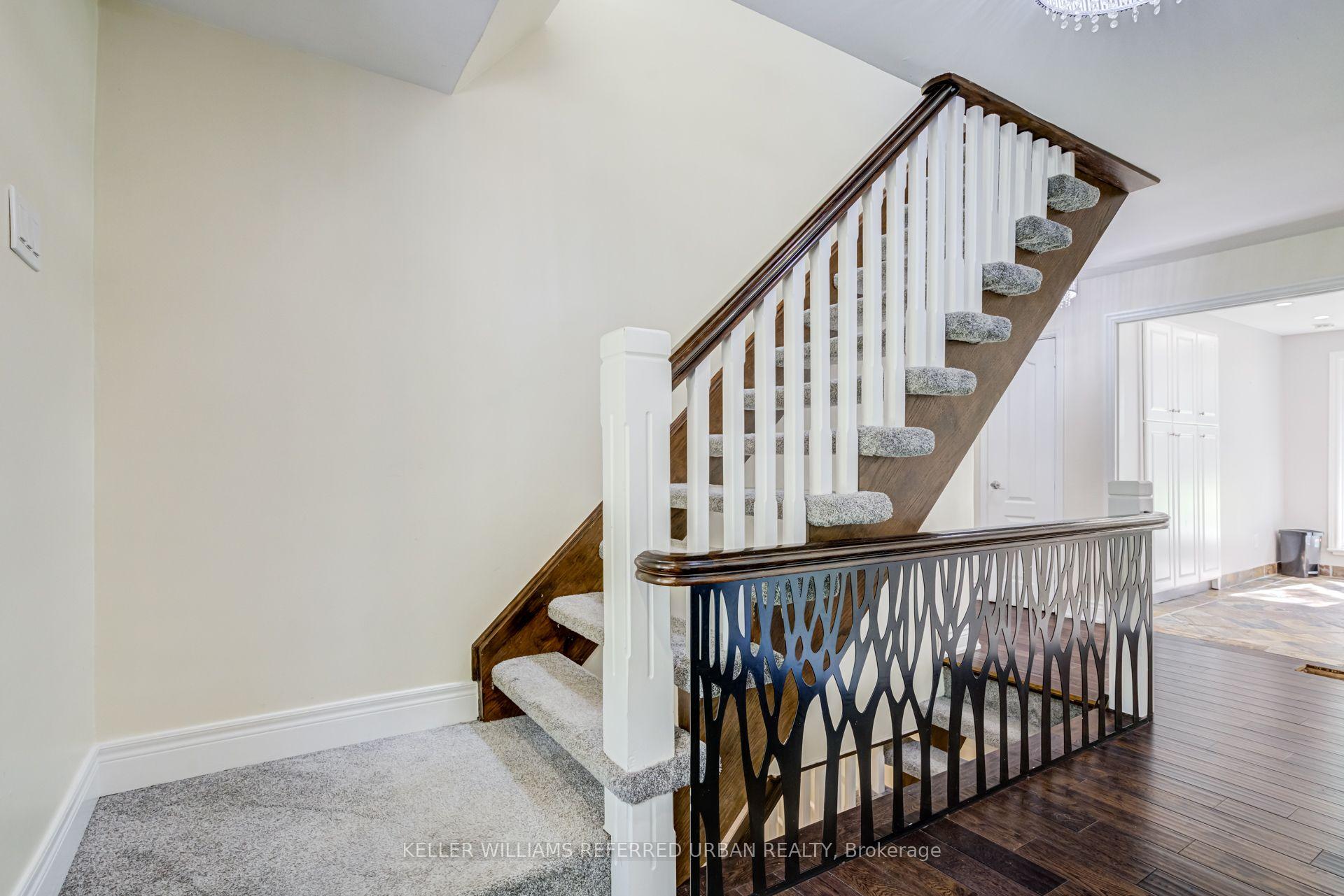Photo 17 of 876 Parkland Avenue, Mississauga, Clarkson — HOMEH