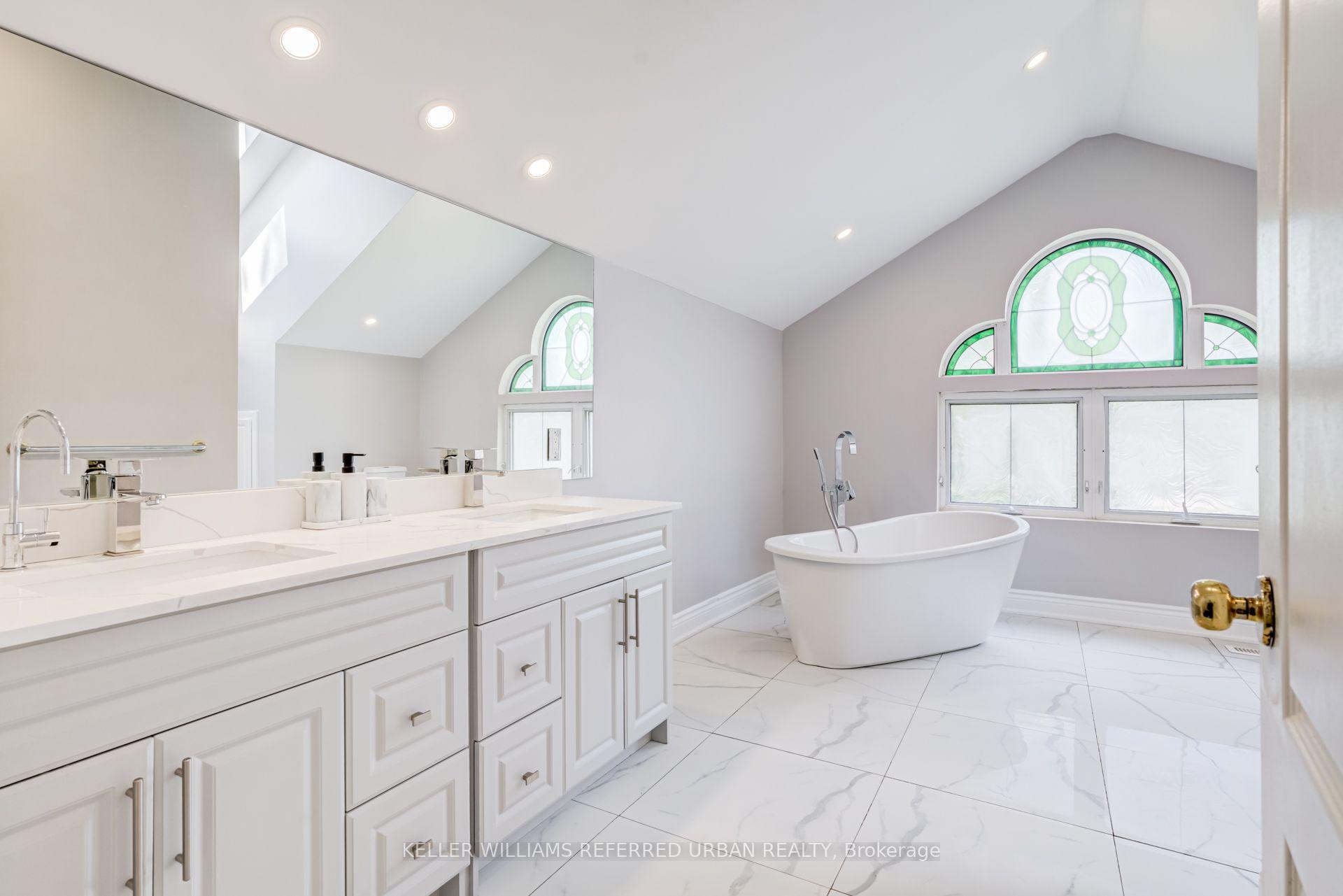 Photo 22 of 876 Parkland Avenue, Mississauga, Clarkson — HOMEH