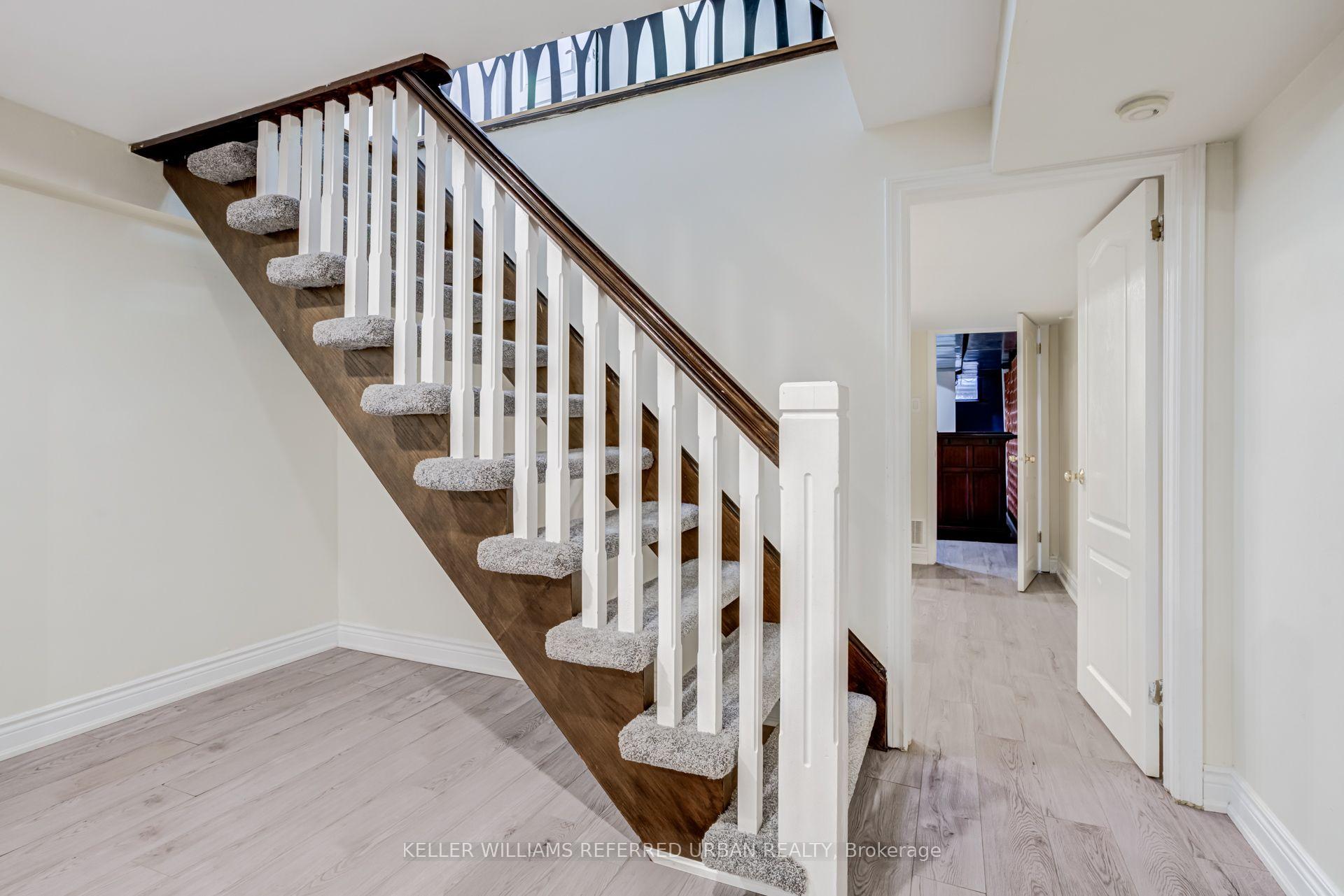 Photo 32 of 876 Parkland Avenue, Mississauga, Clarkson — HOMEH
