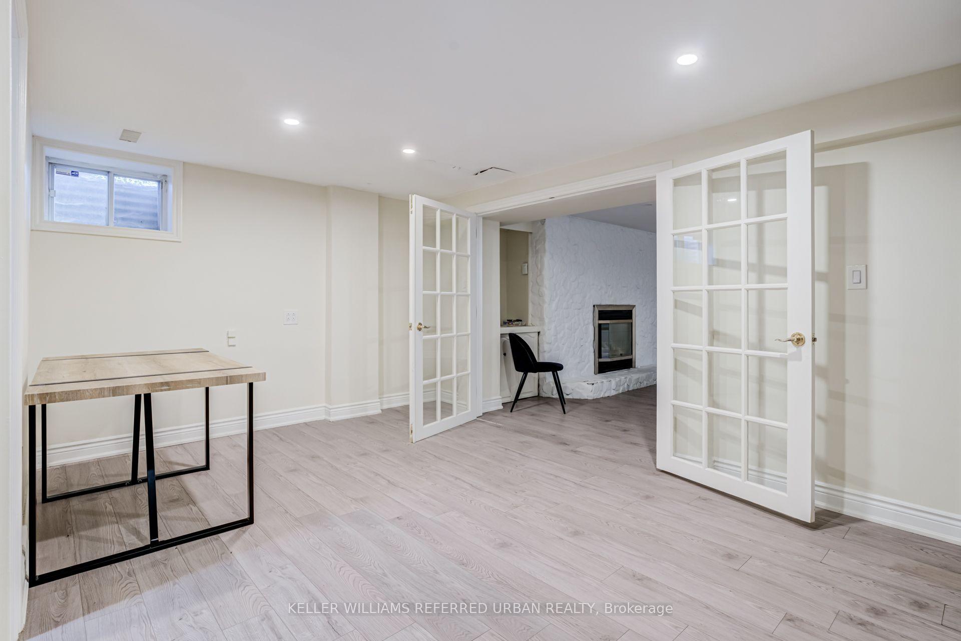 Photo 33 of 876 Parkland Avenue, Mississauga, Clarkson — HOMEH