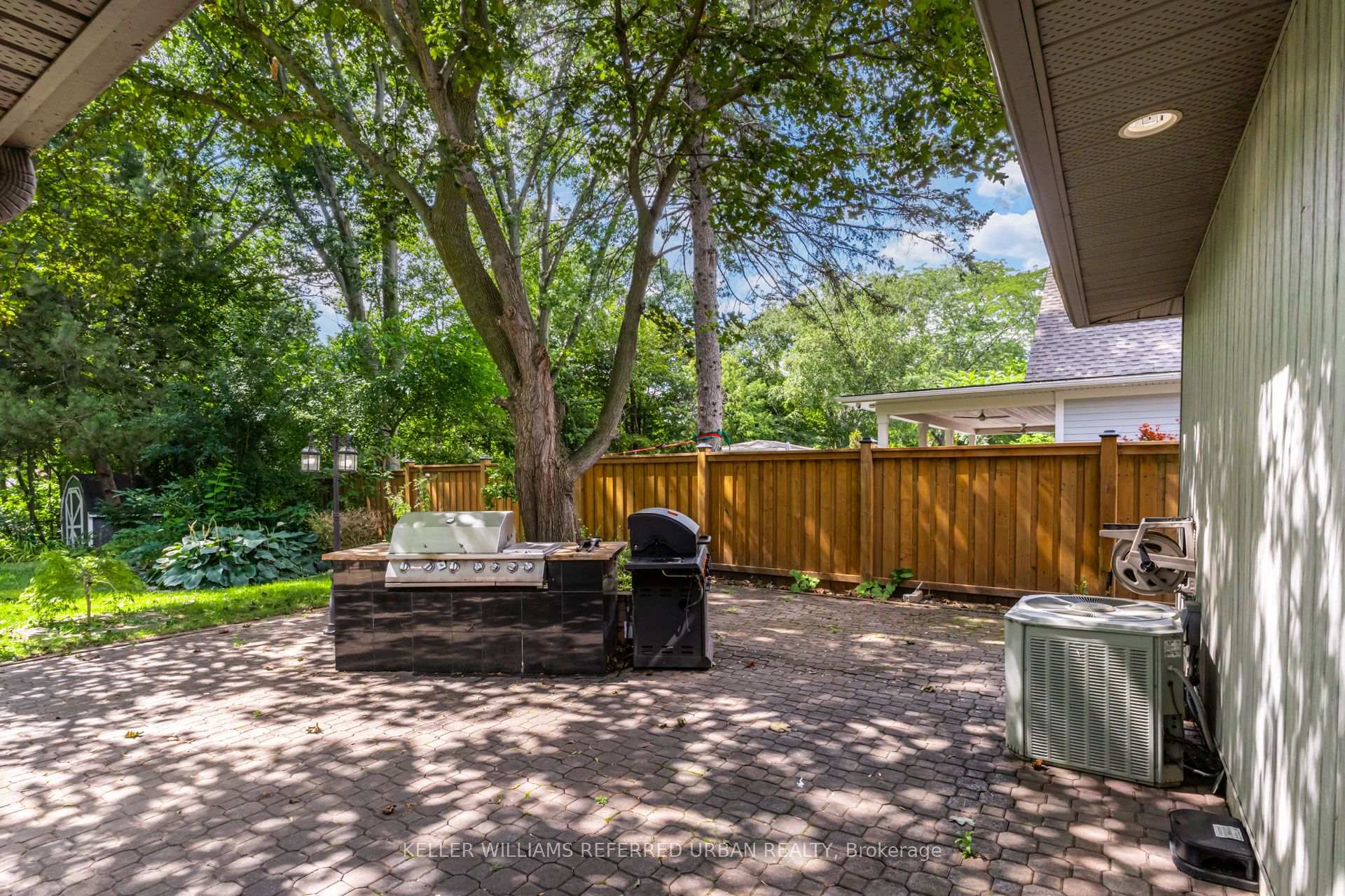 Photo 37 of 876 Parkland Avenue, Mississauga, Clarkson — HOMEH