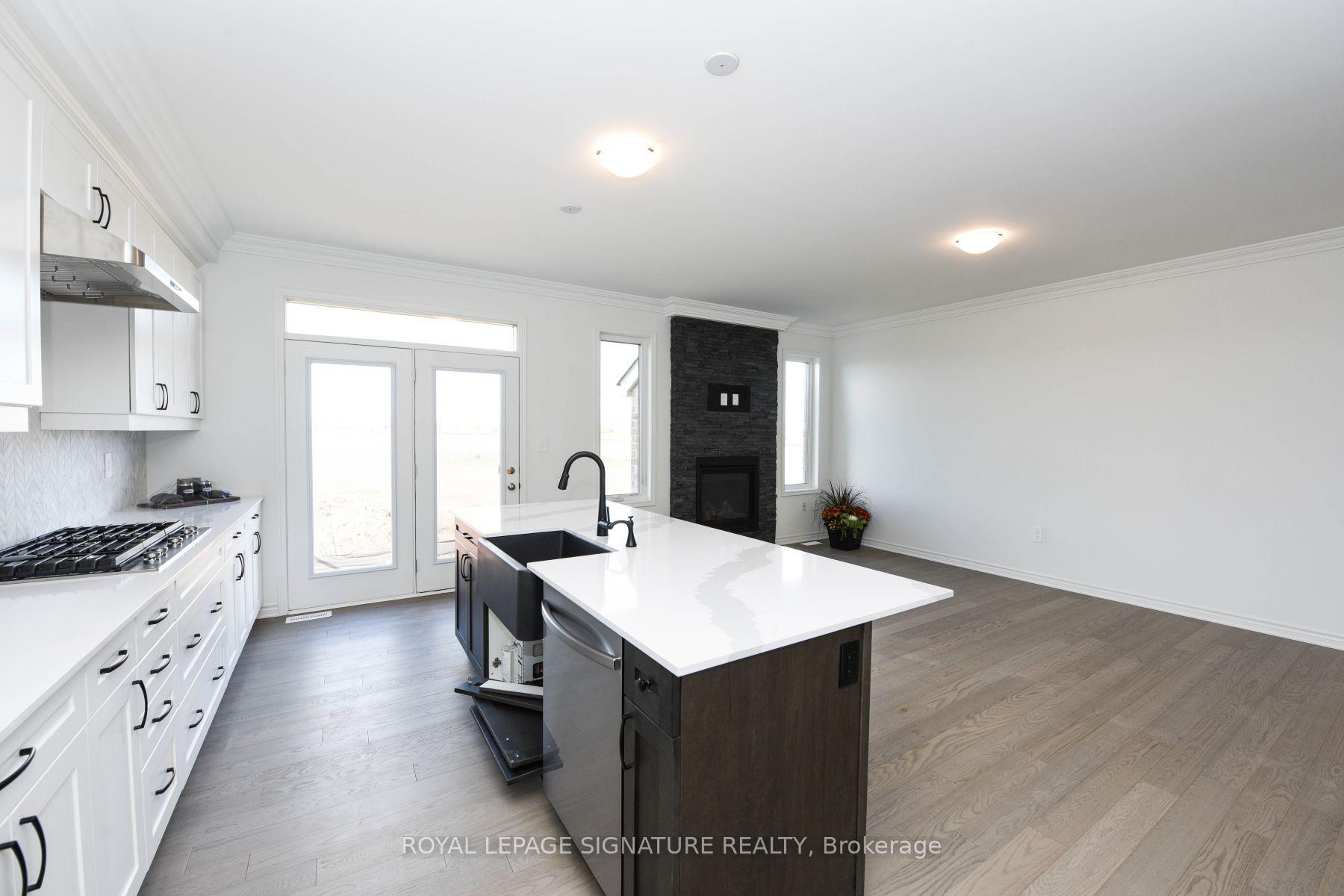 Photo 14 of 1579 Severn Drive, Milton, Bowes — HOMEH