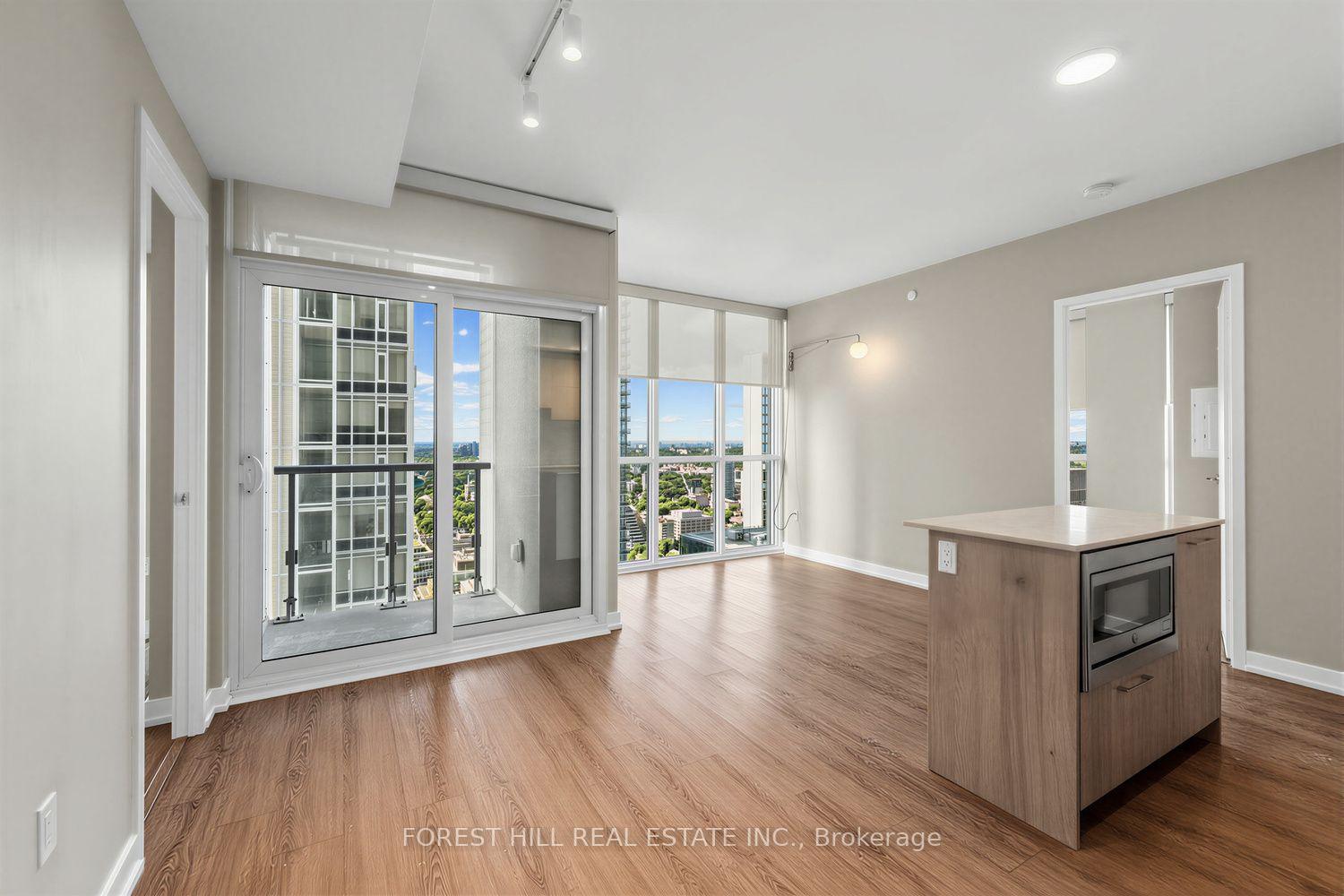Front of Unit 3705, 1 Yorkville Avenue