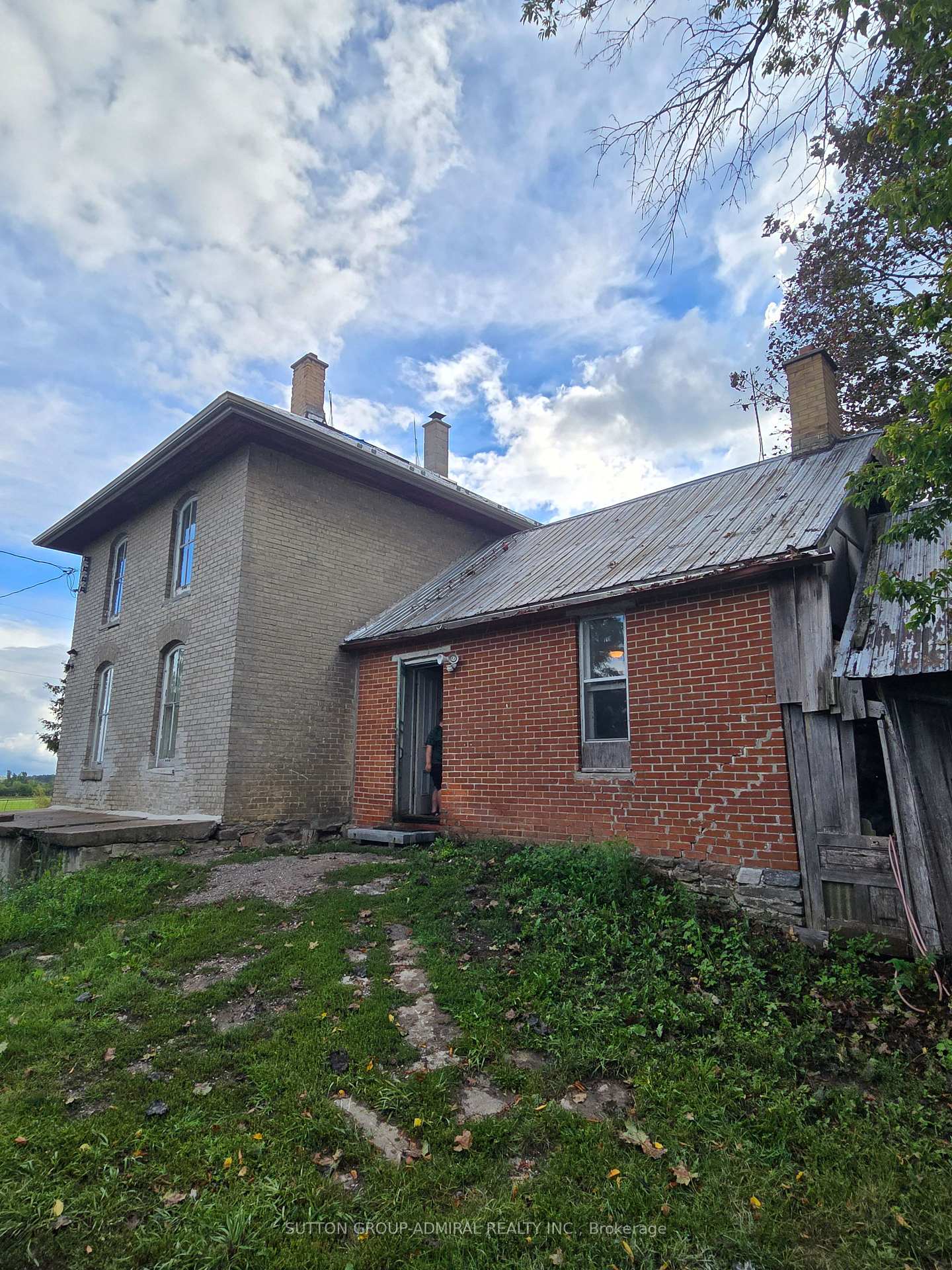 Front of 534 Cedar Glen Road