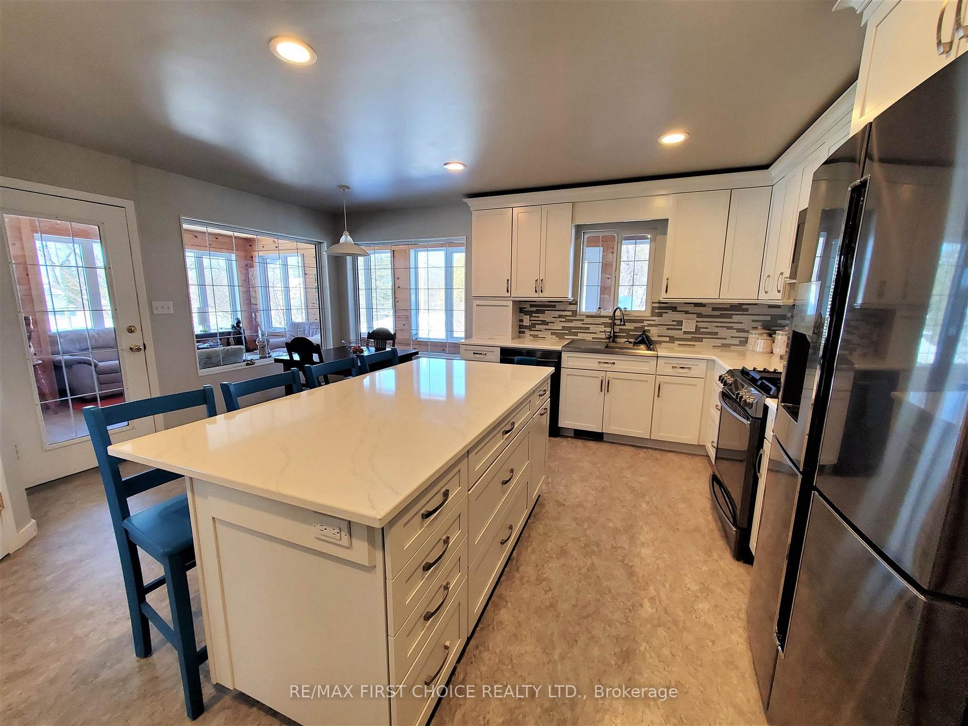 Photo 5 of 100 Queen Street, Chapple, TB-402 — HOMEH