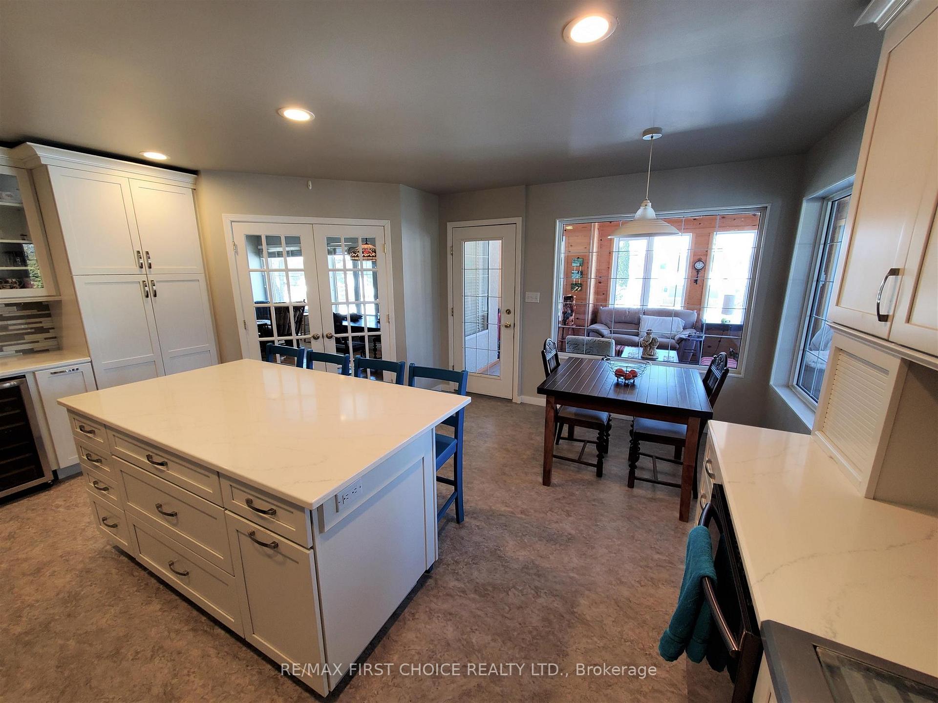 Photo 7 of 100 Queen Street, Chapple, TB-402 — HOMEH