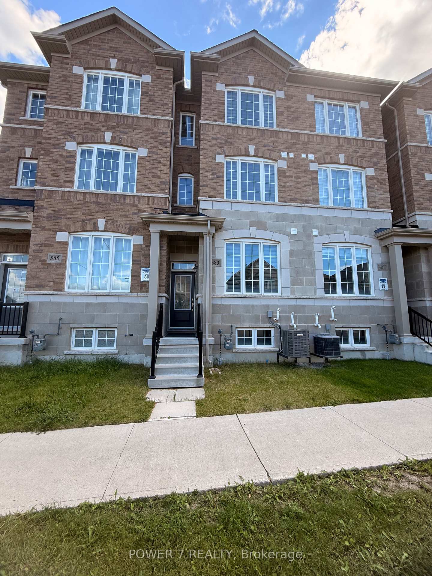 Photo 1 of 583 White's Hill Avenue, Markham, Cornell — HOMEH