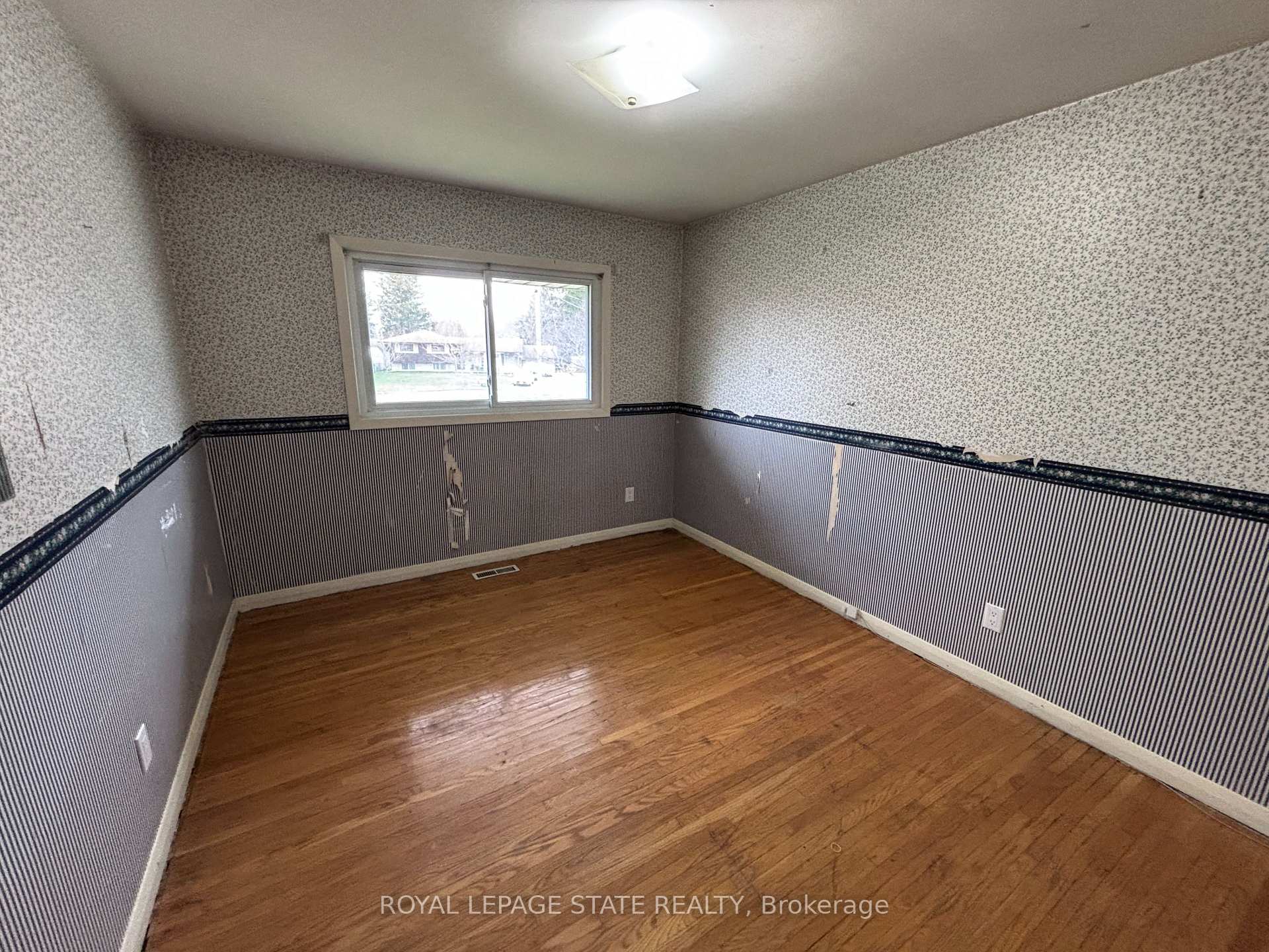 Photo 12 of 4 Beechwood Court, St. Catharines, Lakeshore — HOMEH