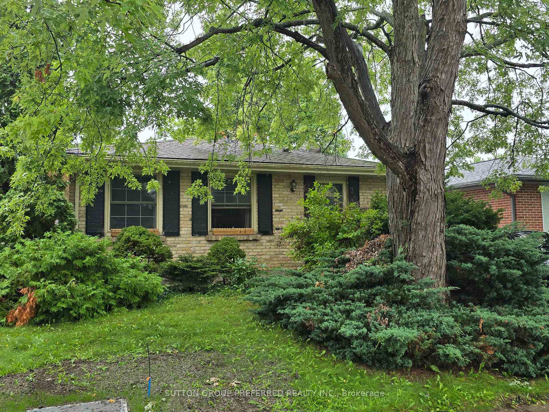 Photo 1 of 383 Ferndale Avenue, London, South Q — HOMEH