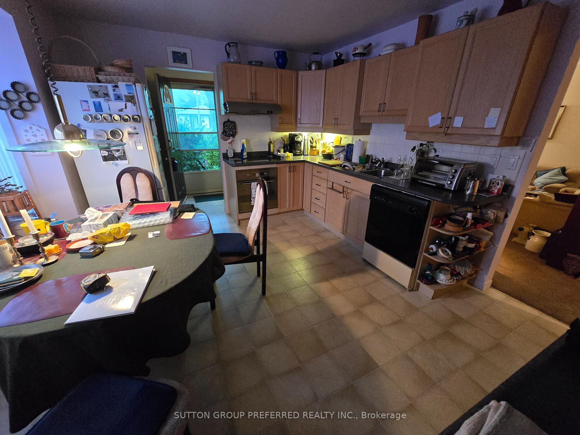 Photo 3 of 383 Ferndale Avenue, London, South Q — HOMEH