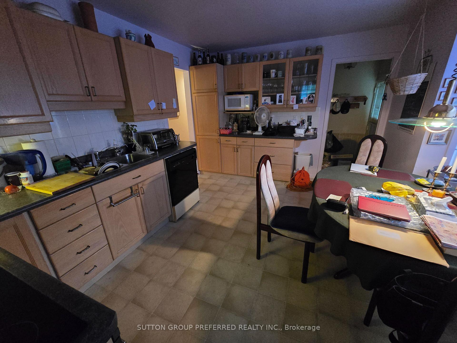 Photo 4 of 383 Ferndale Avenue, London, South Q — HOMEH