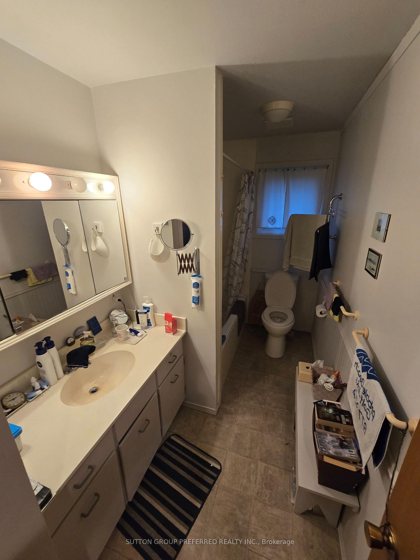 Photo 5 of 383 Ferndale Avenue, London, South Q — HOMEH