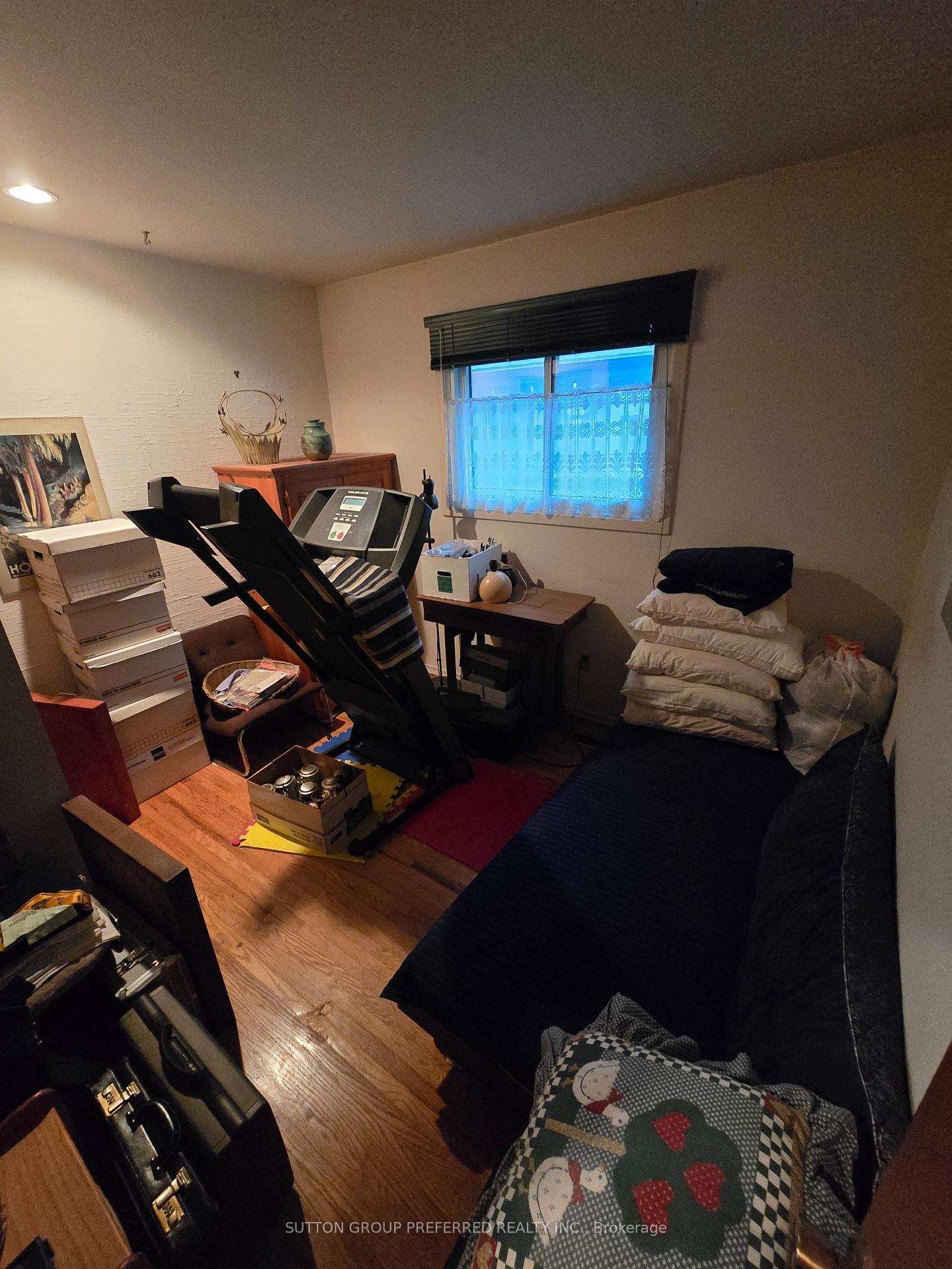 Photo 11 of 383 Ferndale Avenue, London, South Q — HOMEH