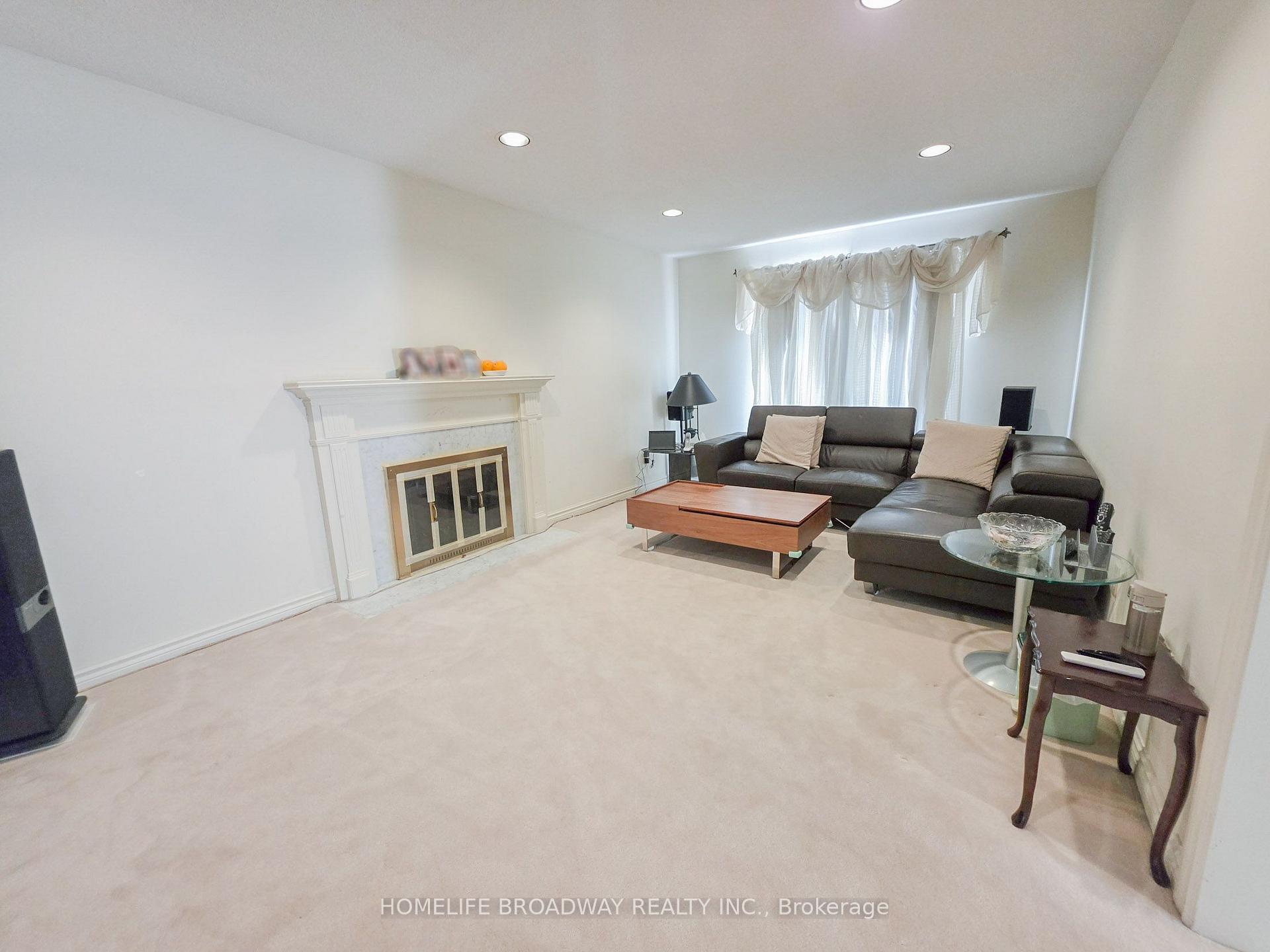 Photo 6 of 31 Hyde Park Drive, Richmond Hill, Doncrest — HOMEH