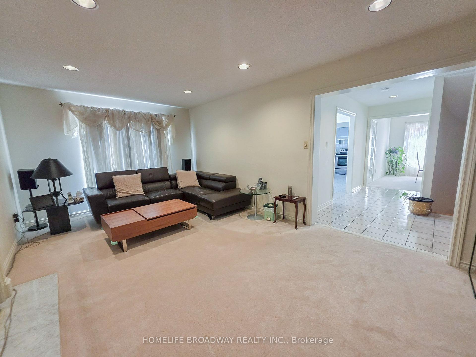 Photo 7 of 31 Hyde Park Drive, Richmond Hill, Doncrest — HOMEH