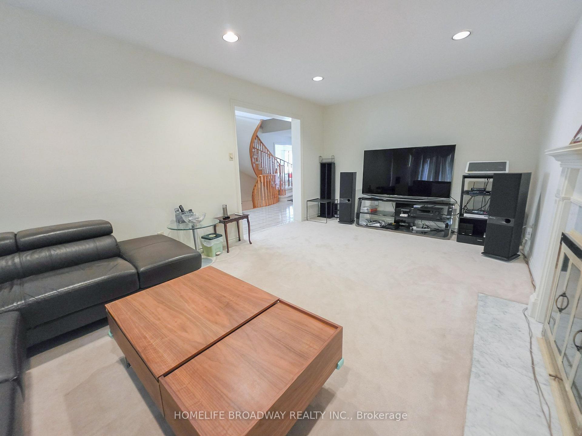 Photo 8 of 31 Hyde Park Drive, Richmond Hill, Doncrest — HOMEH