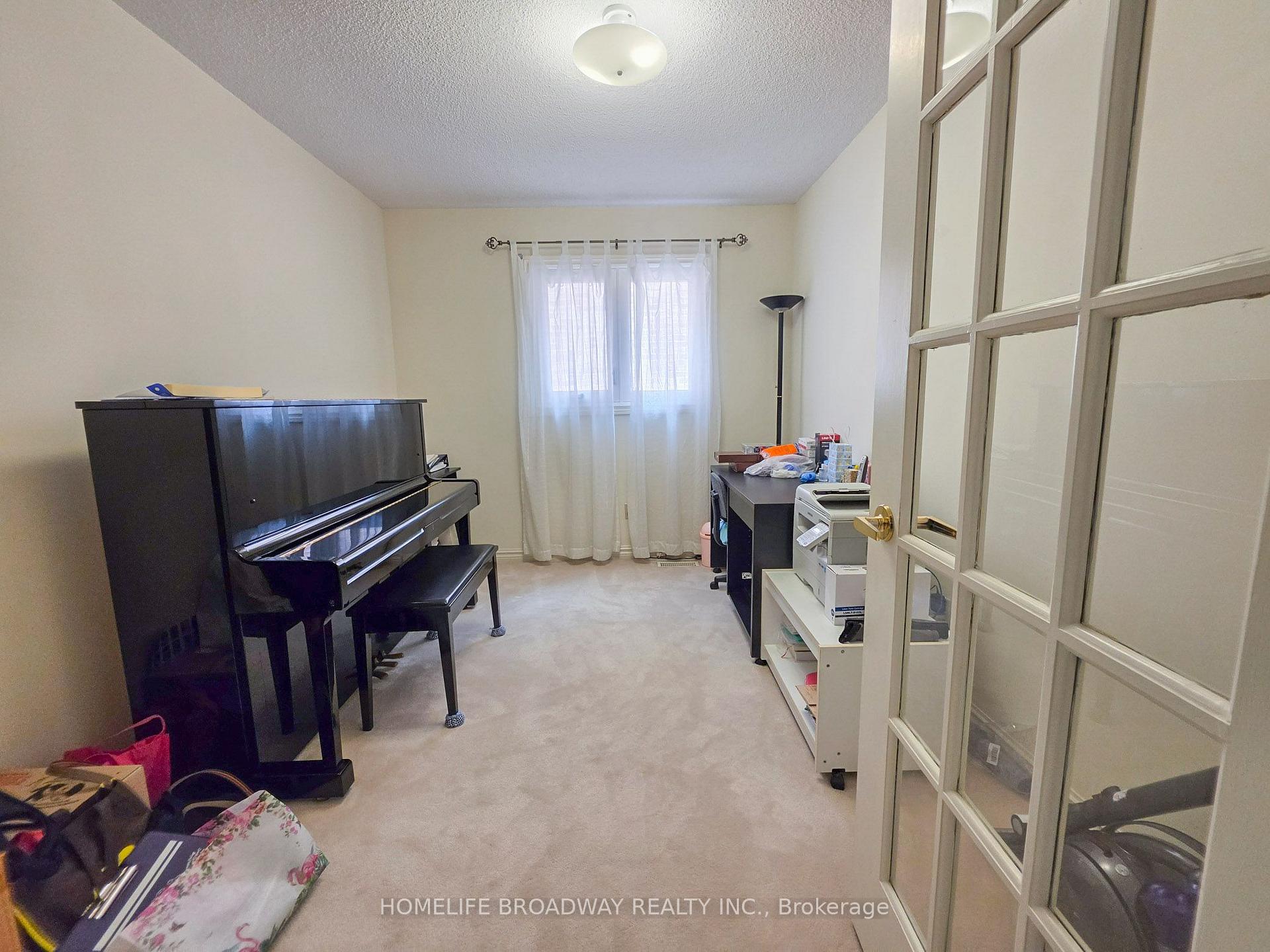 Photo 18 of 31 Hyde Park Drive, Richmond Hill, Doncrest — HOMEH