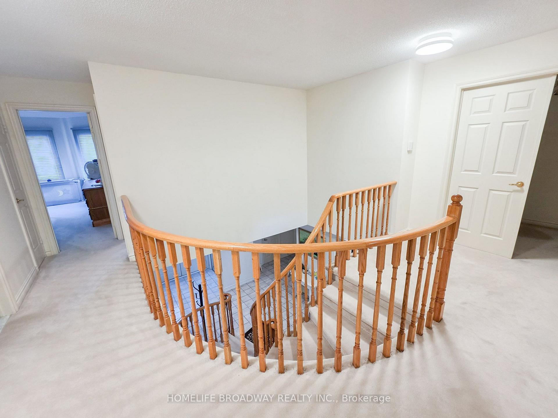 Photo 20 of 31 Hyde Park Drive, Richmond Hill, Doncrest — HOMEH