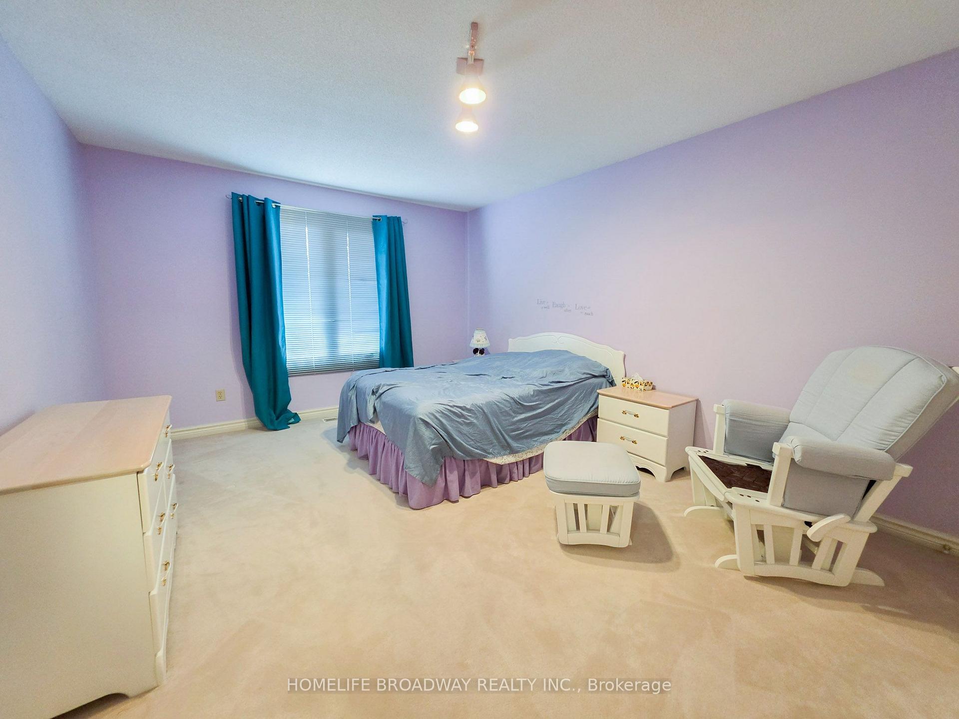 Photo 25 of 31 Hyde Park Drive, Richmond Hill, Doncrest — HOMEH