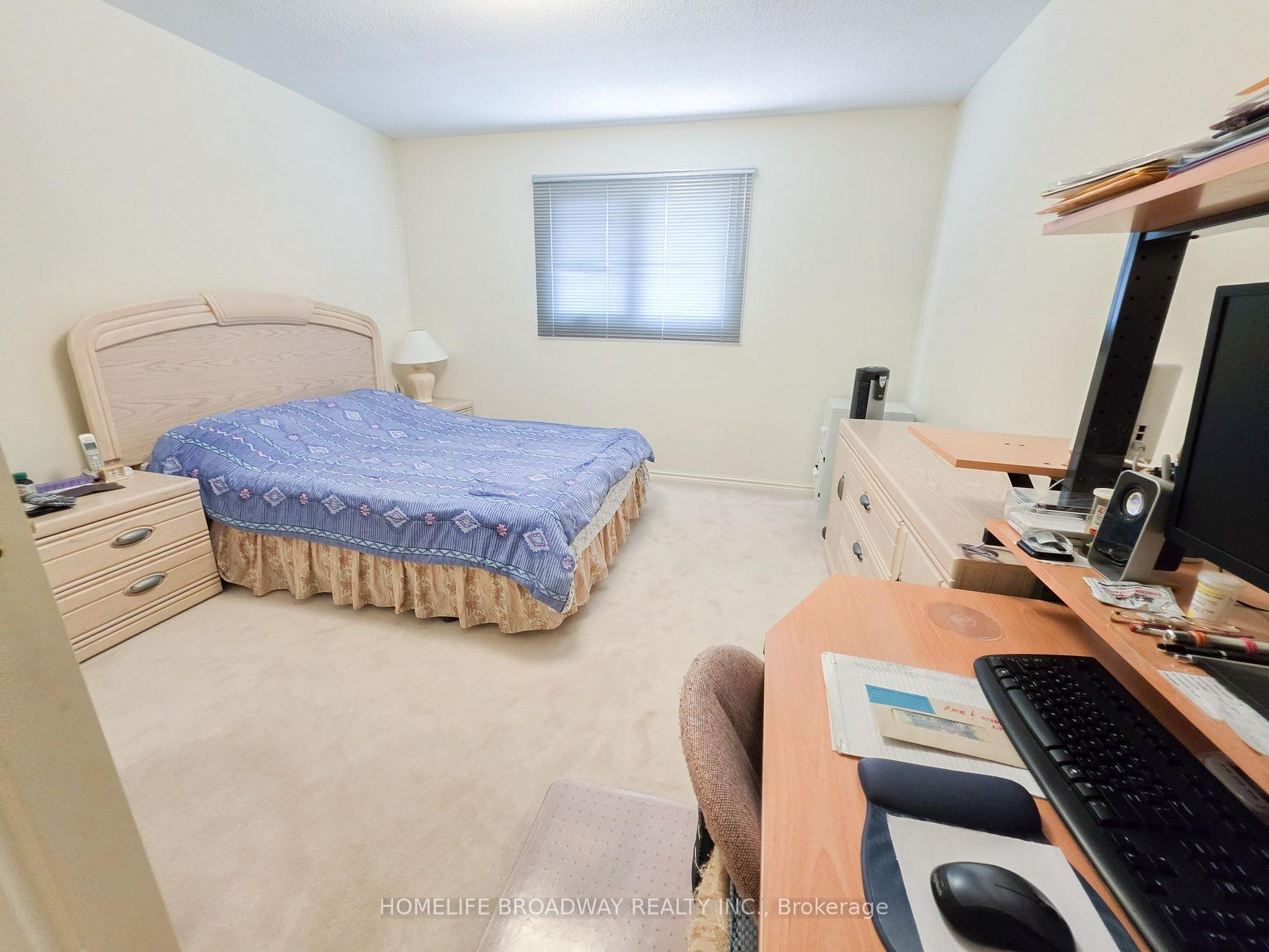 Photo 27 of 31 Hyde Park Drive, Richmond Hill, Doncrest — HOMEH