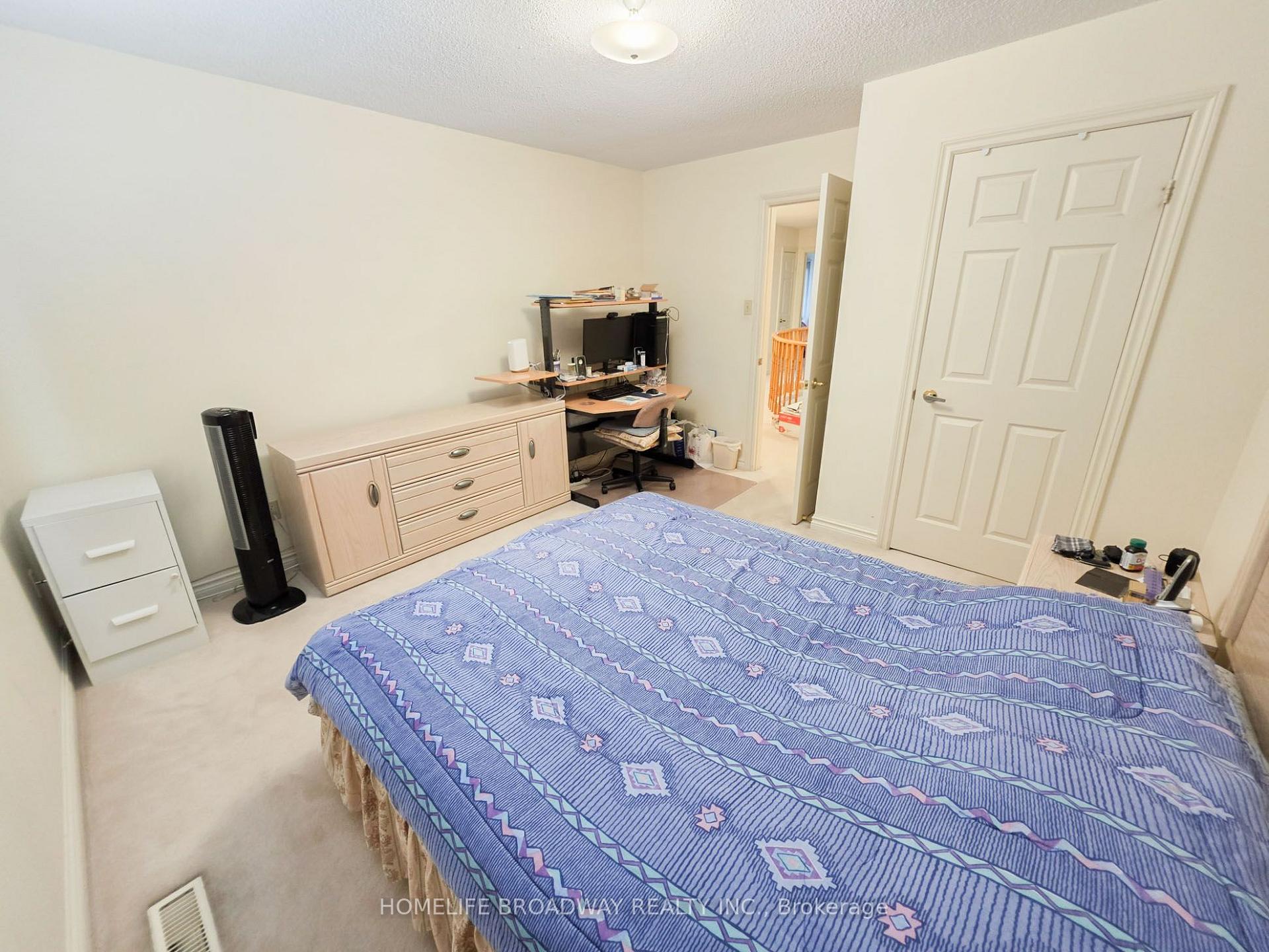Photo 28 of 31 Hyde Park Drive, Richmond Hill, Doncrest — HOMEH