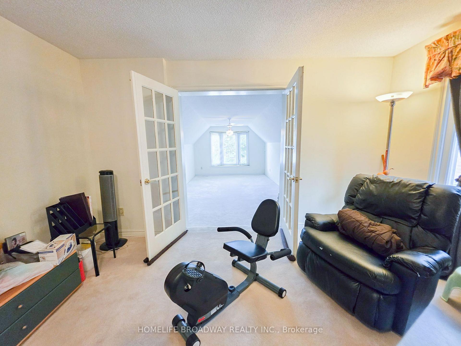 Photo 31 of 31 Hyde Park Drive, Richmond Hill, Doncrest — HOMEH