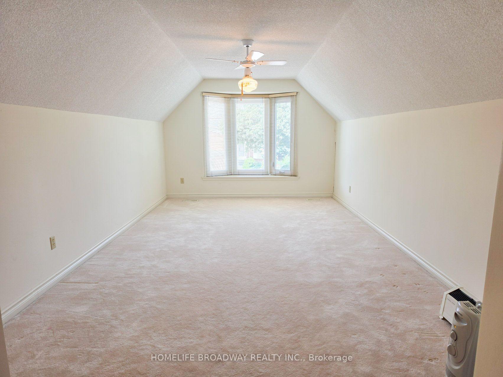 Photo 32 of 31 Hyde Park Drive, Richmond Hill, Doncrest — HOMEH