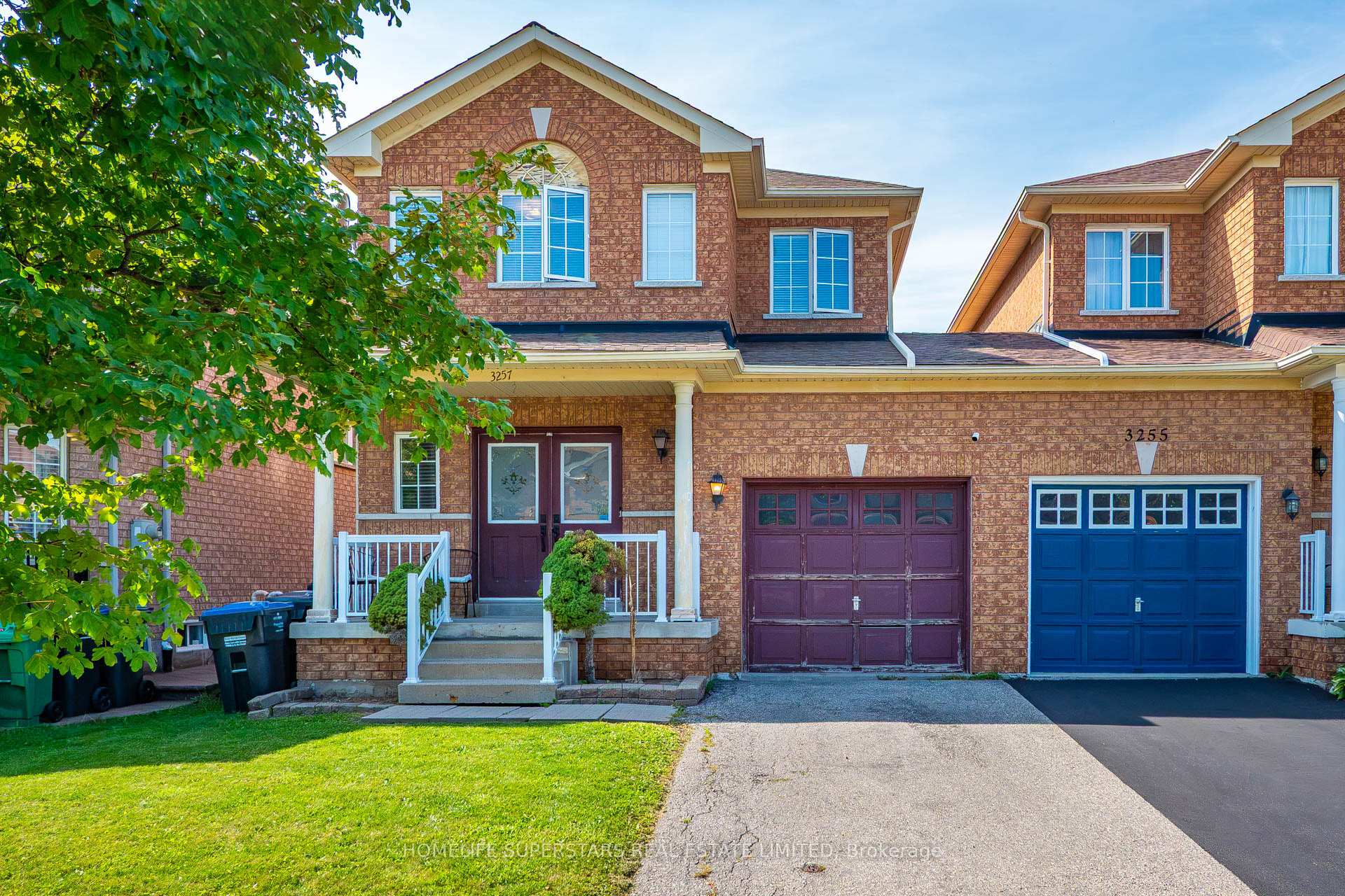 Front of 3257 Ridgeleigh Heights