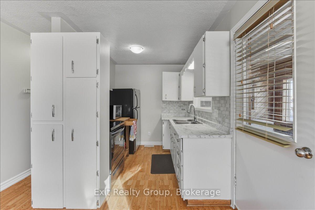 Photo 5 of 33 Willow Point Road, Brighton, Rural Brighton — HOMEH