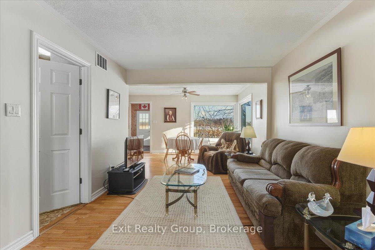 Photo 11 of 33 Willow Point Road, Brighton, Rural Brighton — HOMEH
