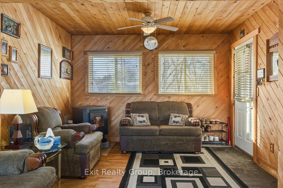 Photo 13 of 33 Willow Point Road, Brighton, Rural Brighton — HOMEH