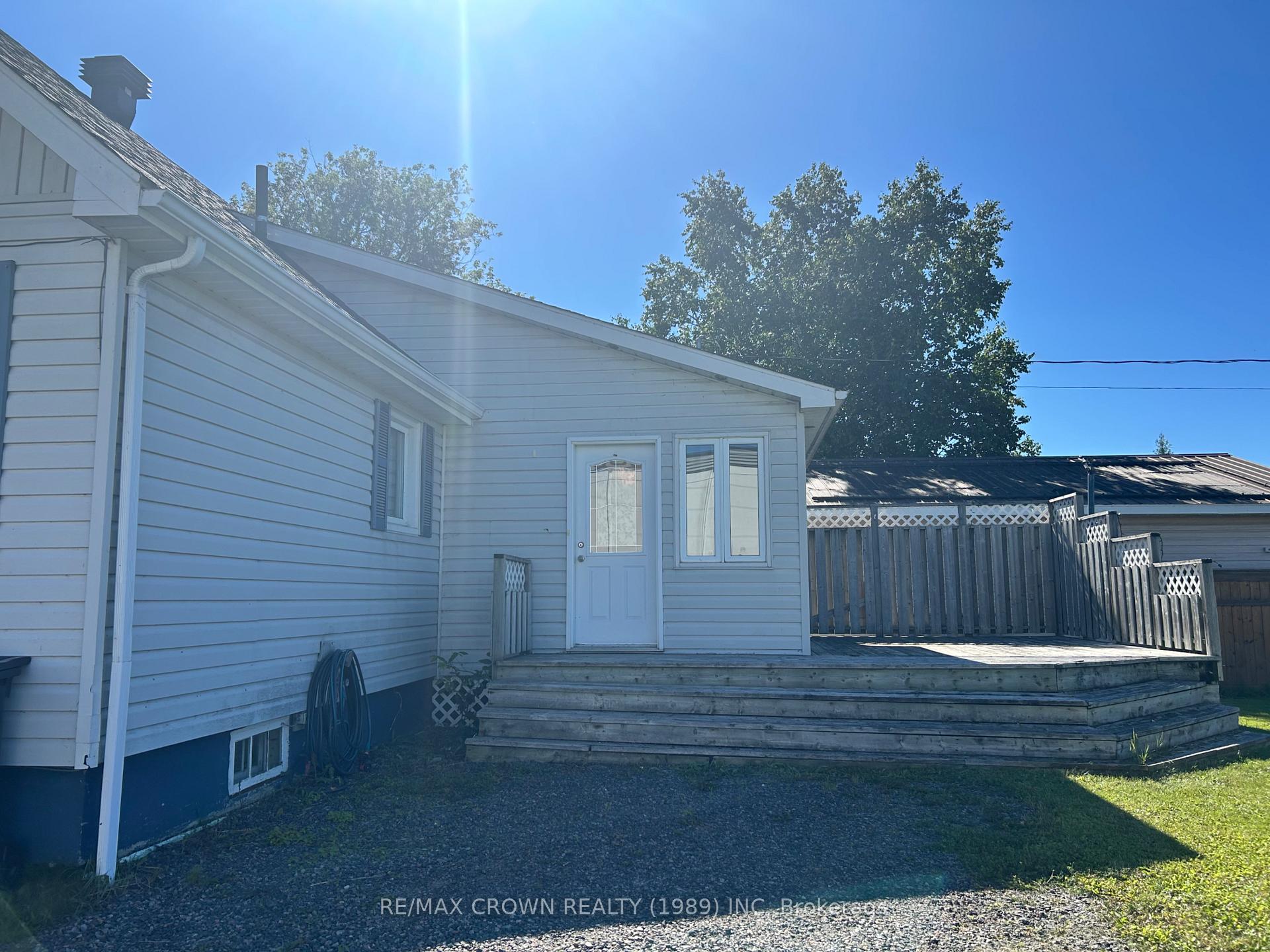 Photo 6 of 85 Dominion Avenue, Kapuskasing — HOMEH